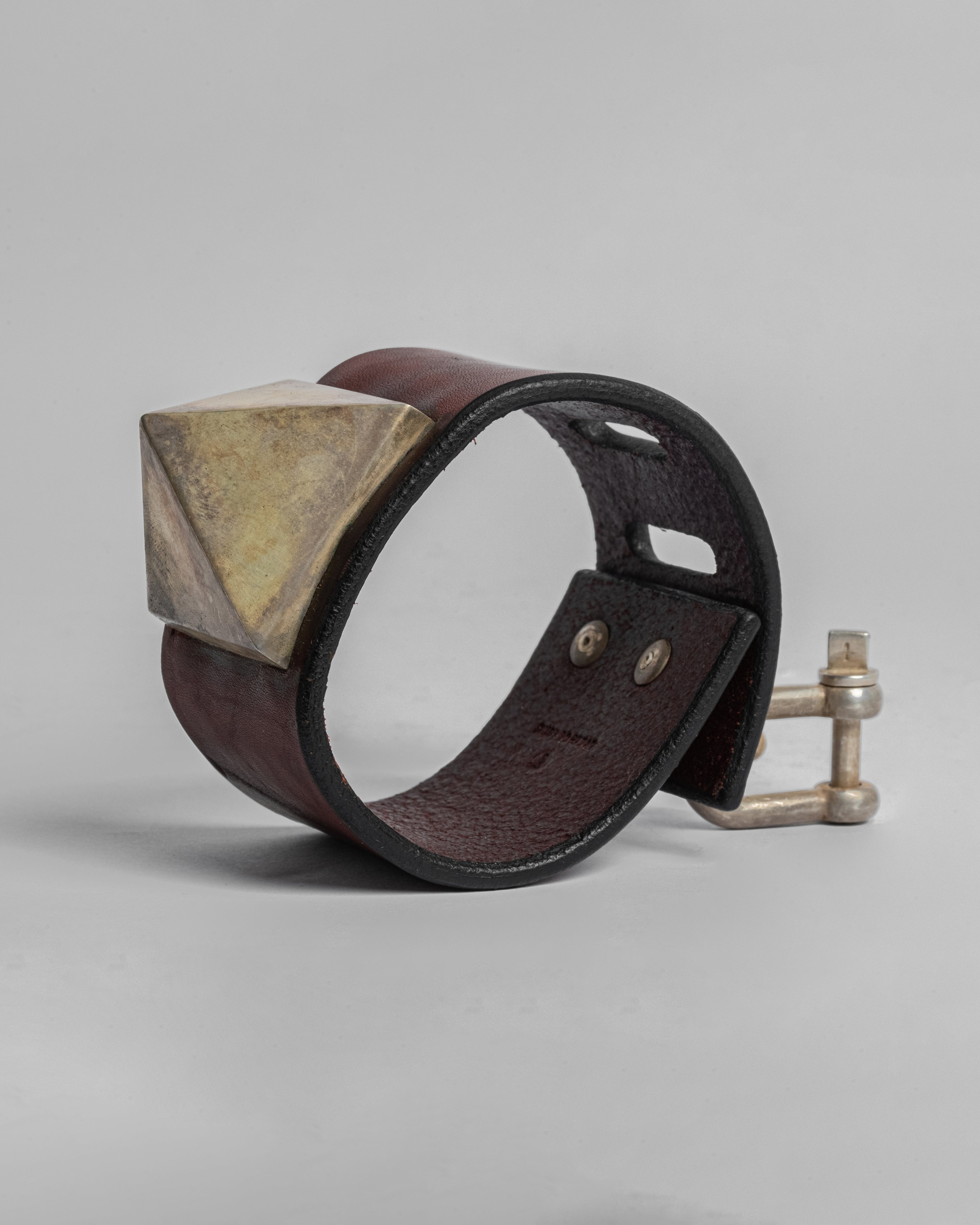 Restraint Charm Bracelet (Mega Pyramid Var., 50mm, WIN+UAS)