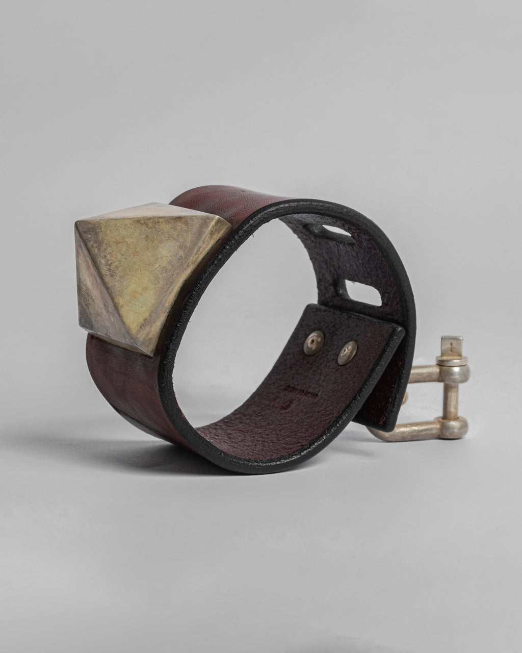 Restraint Charm Bracelet (Mega Pyramid Var., 50mm, WIN+UAS)