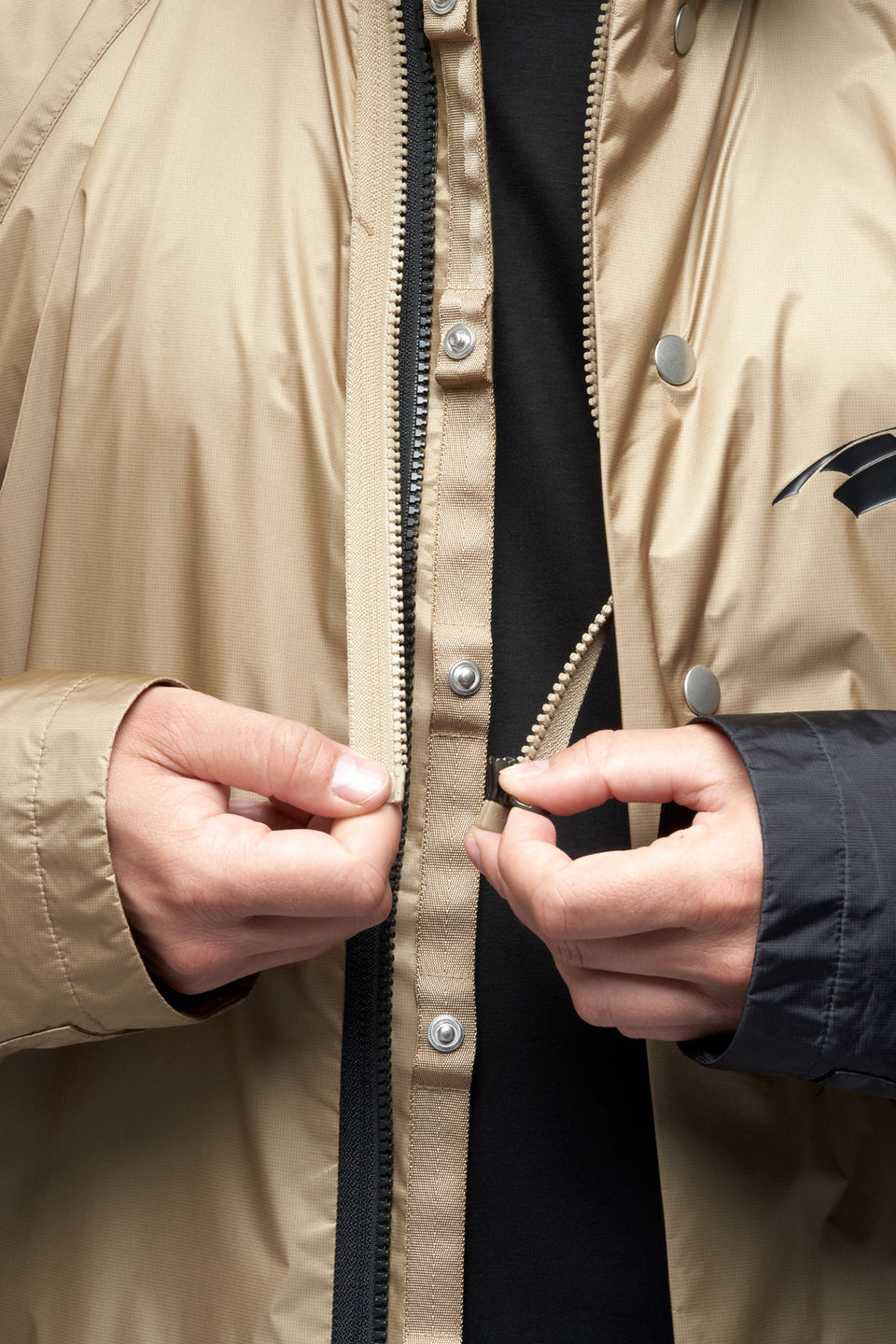 J95-WS 2L Gore-Tex Infinium™ Windstopper® Jacket - Black/Khaki