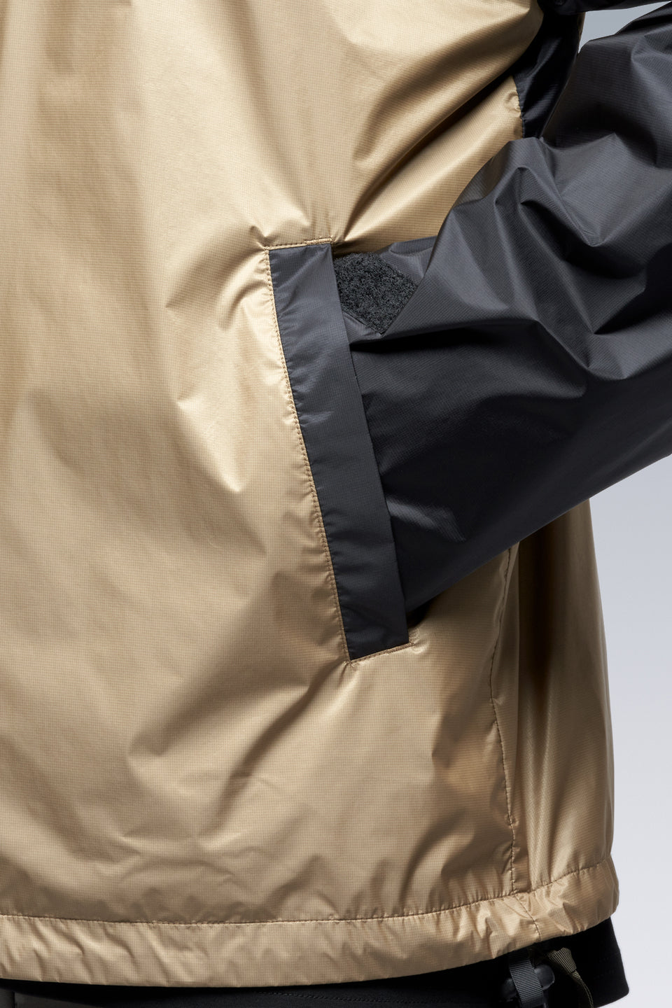 J95-WS 2L Gore-Tex Infinium™ Windstopper® Jacket - Black/Khaki