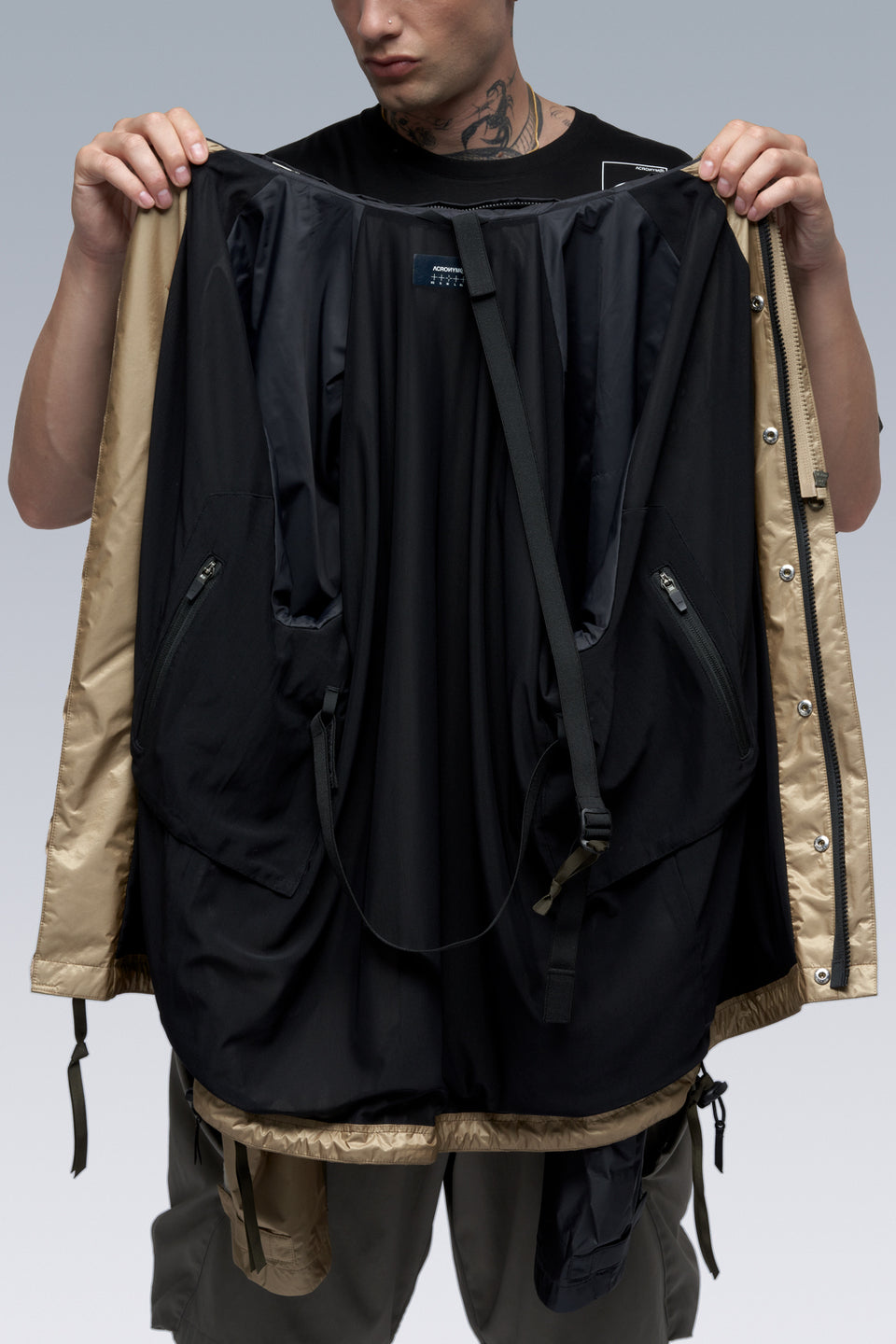 J95-WS 2L Gore-Tex Infinium™ Windstopper® Jacket - Black/Khaki