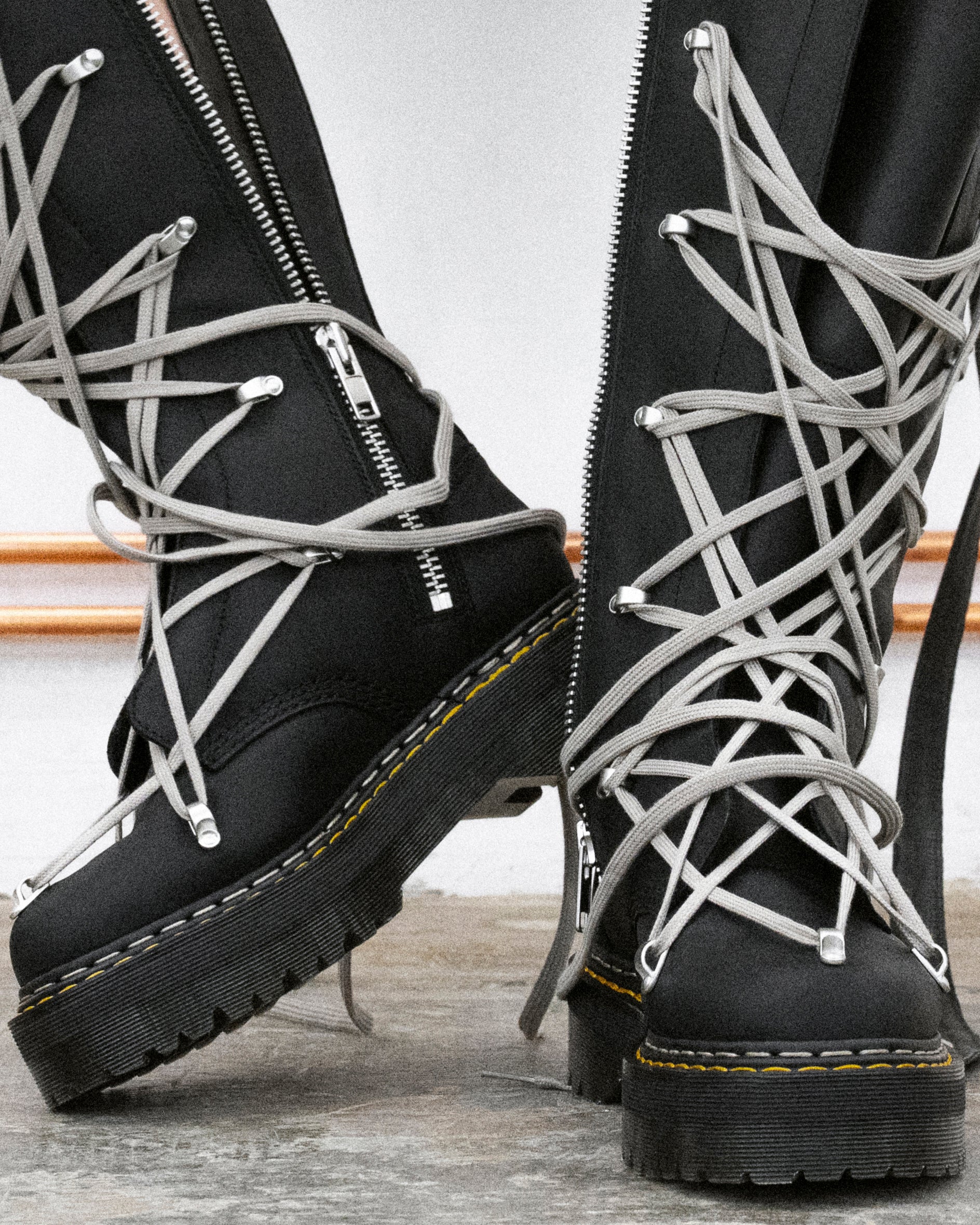 1B60 QUAD SOLE PENTALACE BOOT