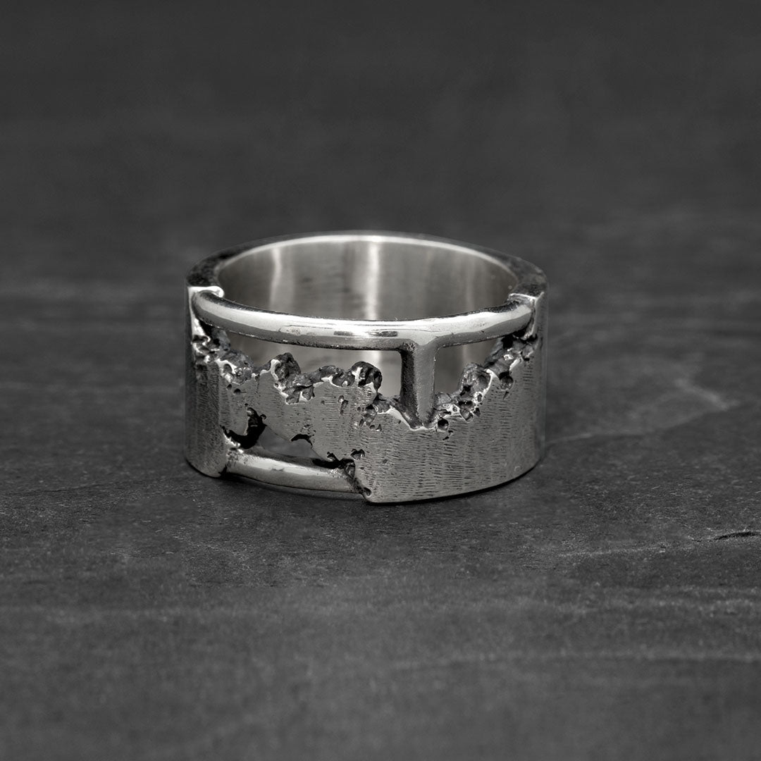 CONSTRUCTED RING