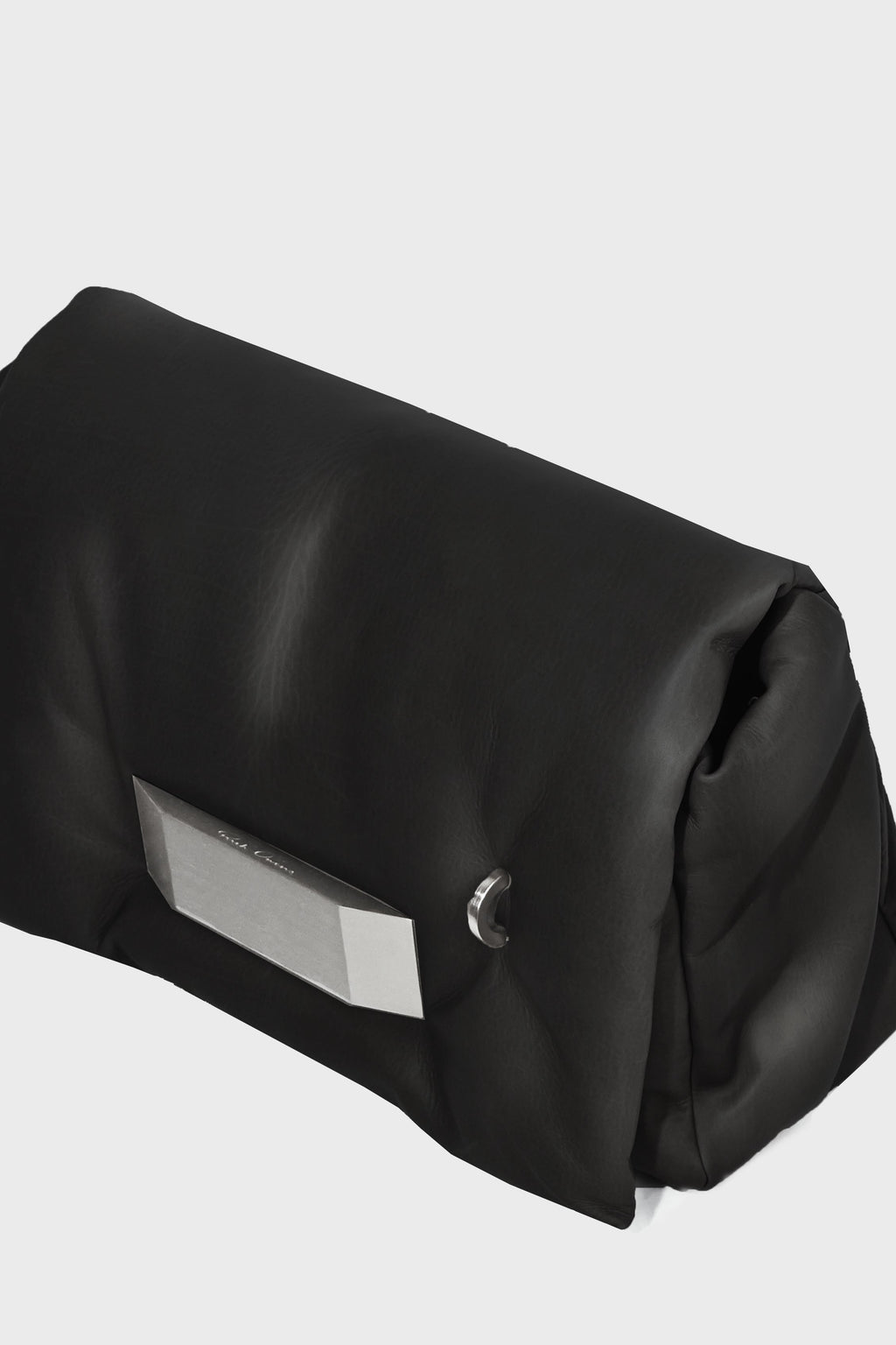 BIG PILLOW GRIFFIN LCAPA BLACK