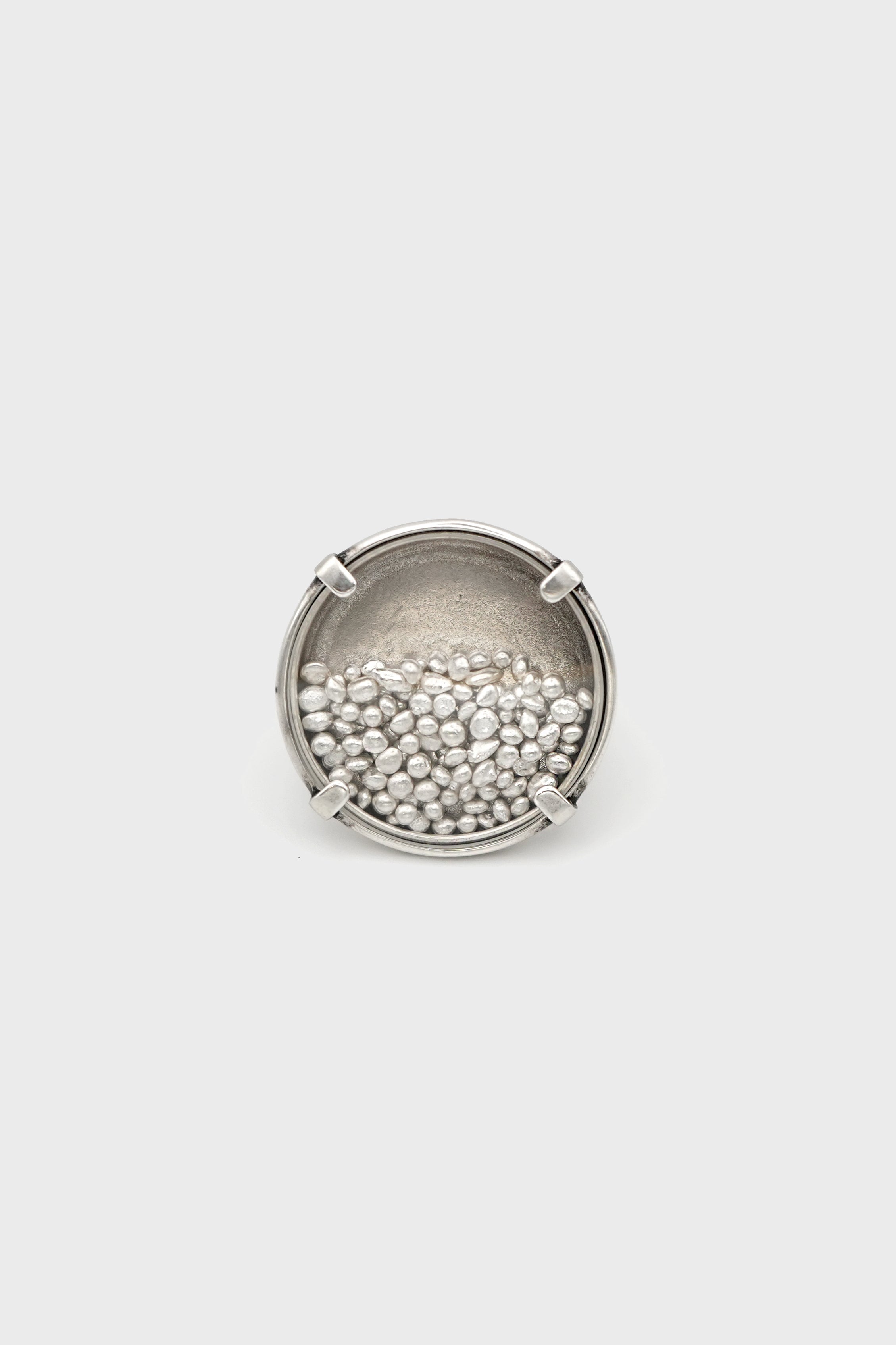 ANN DEMEULEMEESTER - MENA MEDAILLON RING FILLED WITH LITTLE BALLS