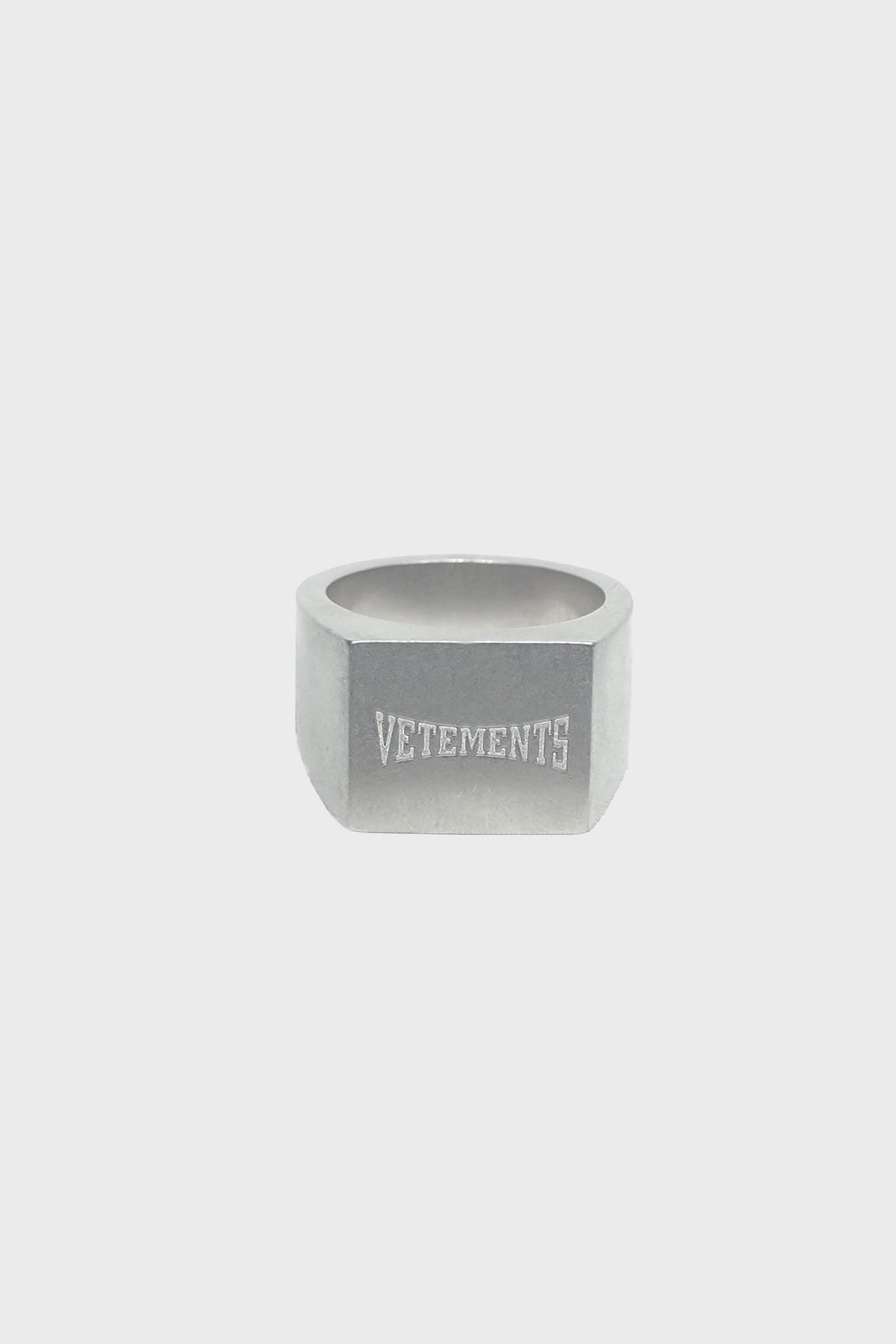 BOXING LOGO SIGNET RING