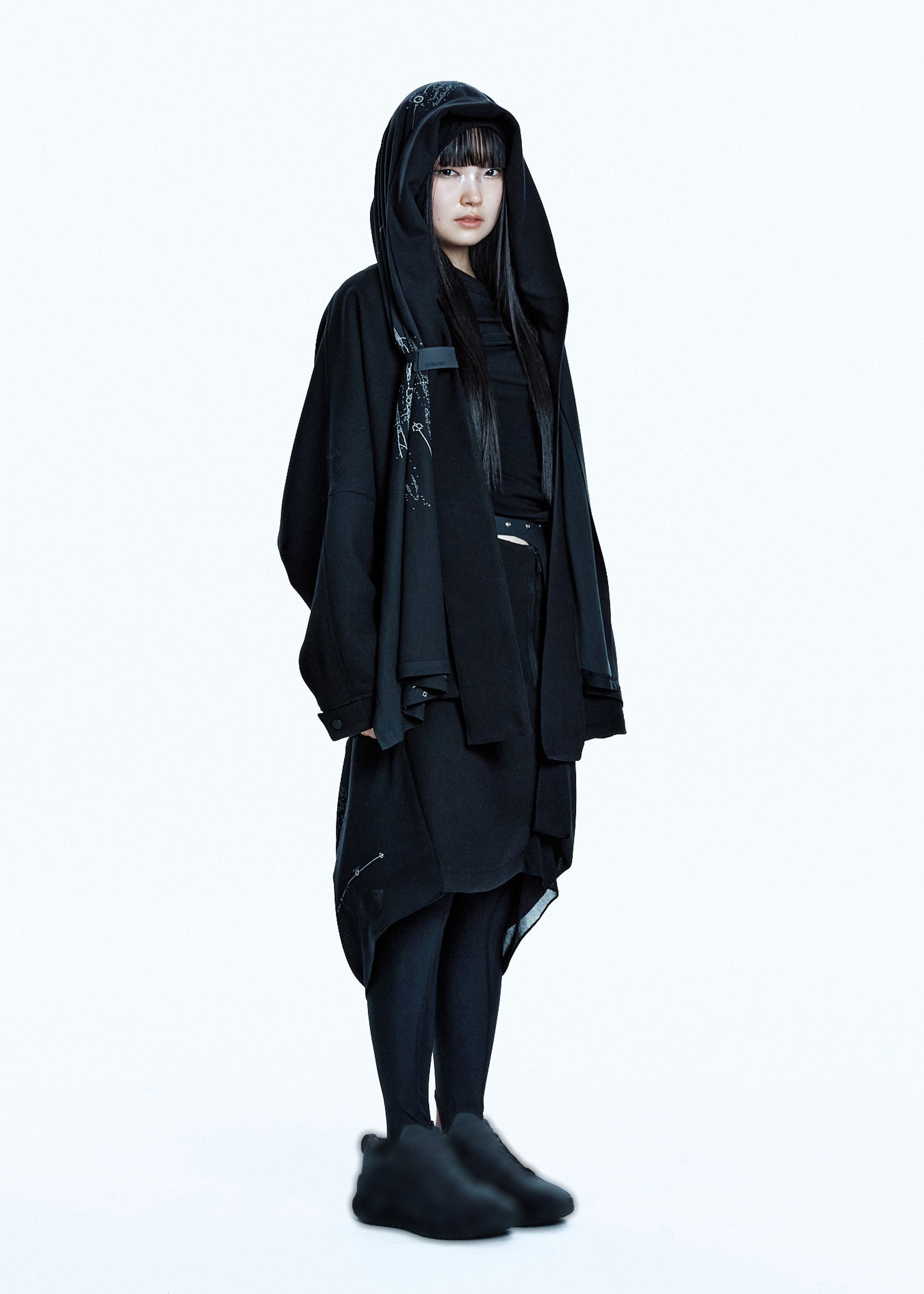 HOODED JACKET w/ GRAPHIC MUFFLER BLACK