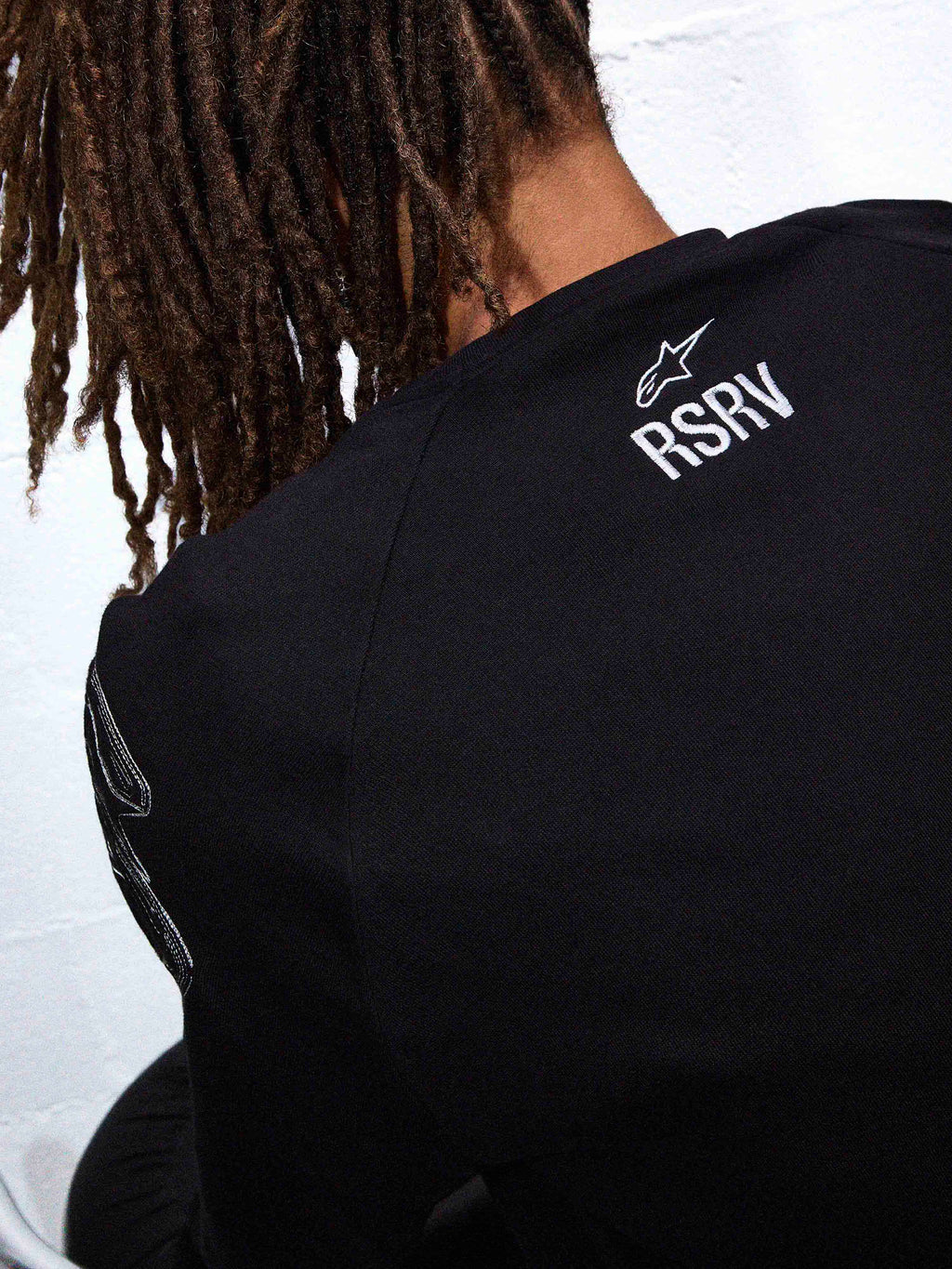 SHOULDER CUP CREWNECK BLACK