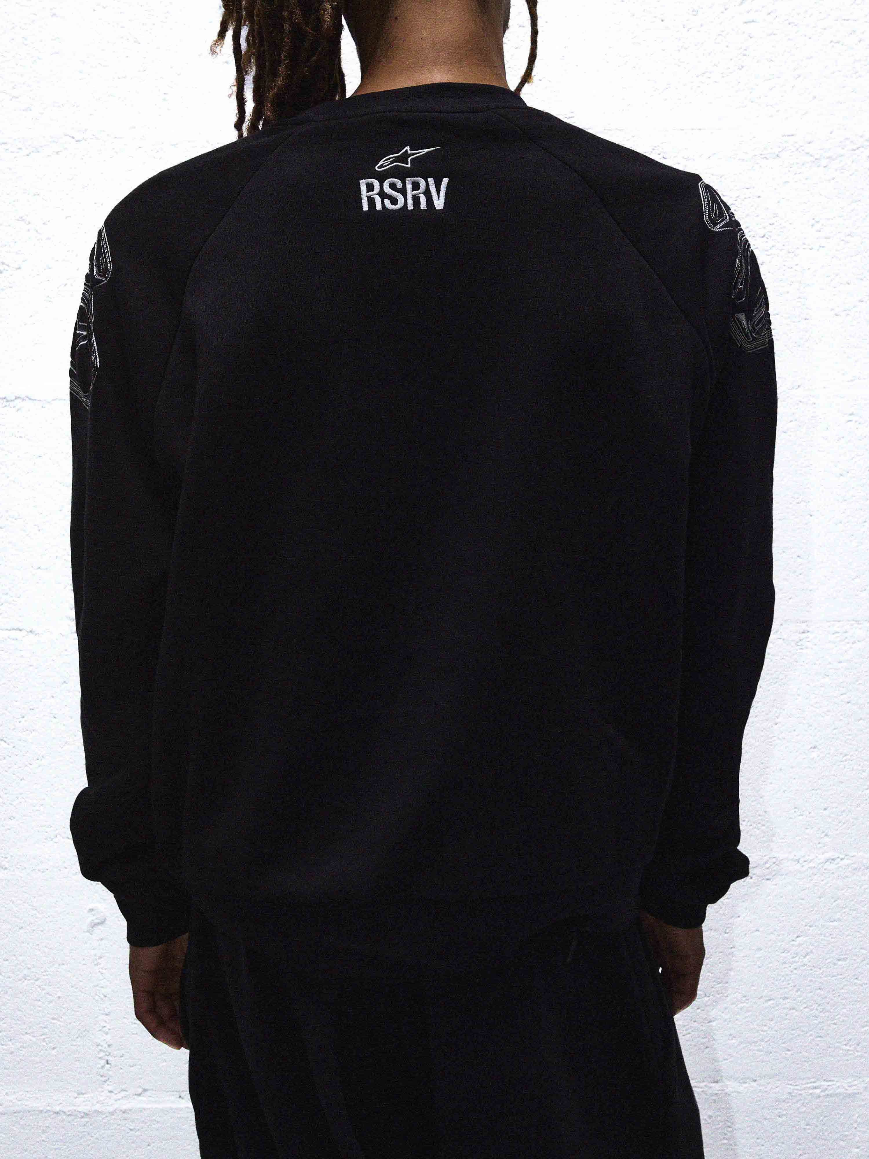 SHOULDER CUP CREWNECK BLACK