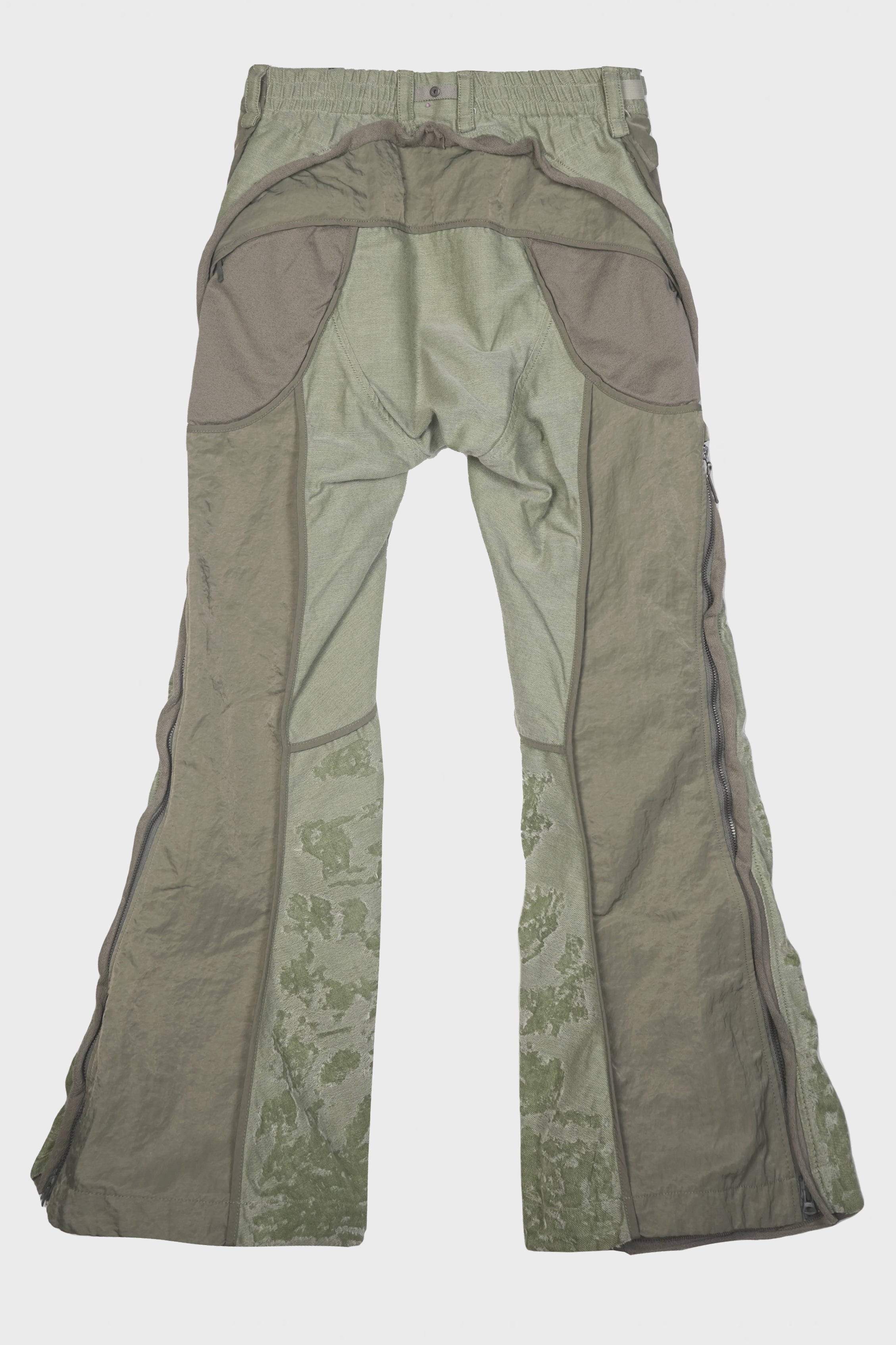 TEXTURED-CAMO EXO-FRAME EXPAND FLARE PANTS