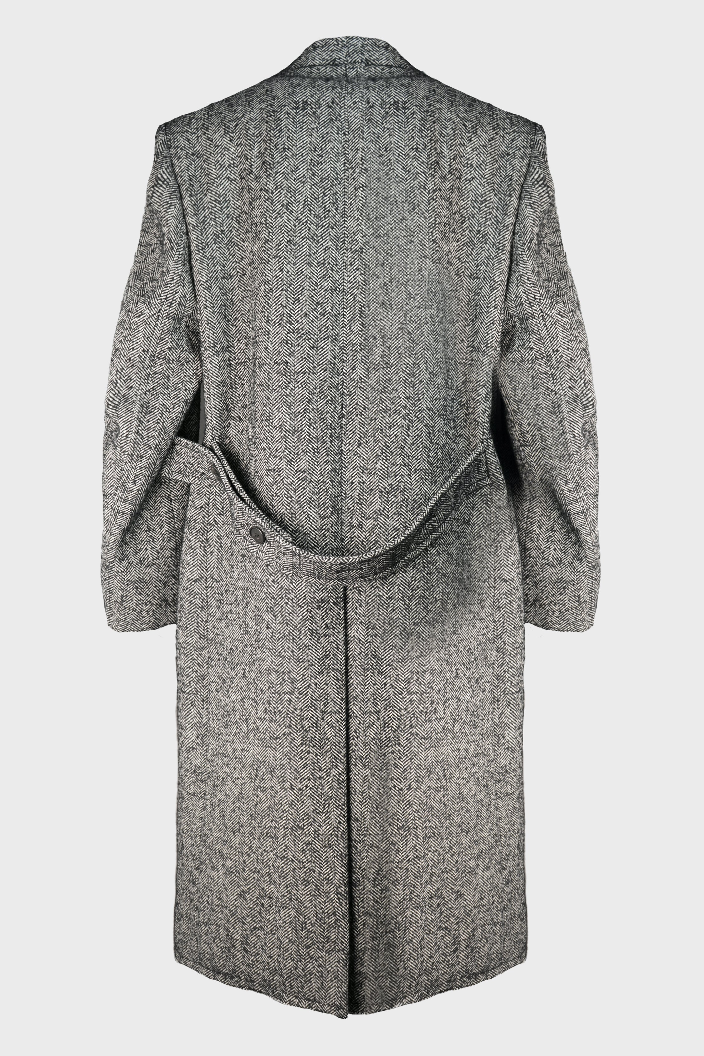 DOUBLE-BREASTED TAILORED COAT