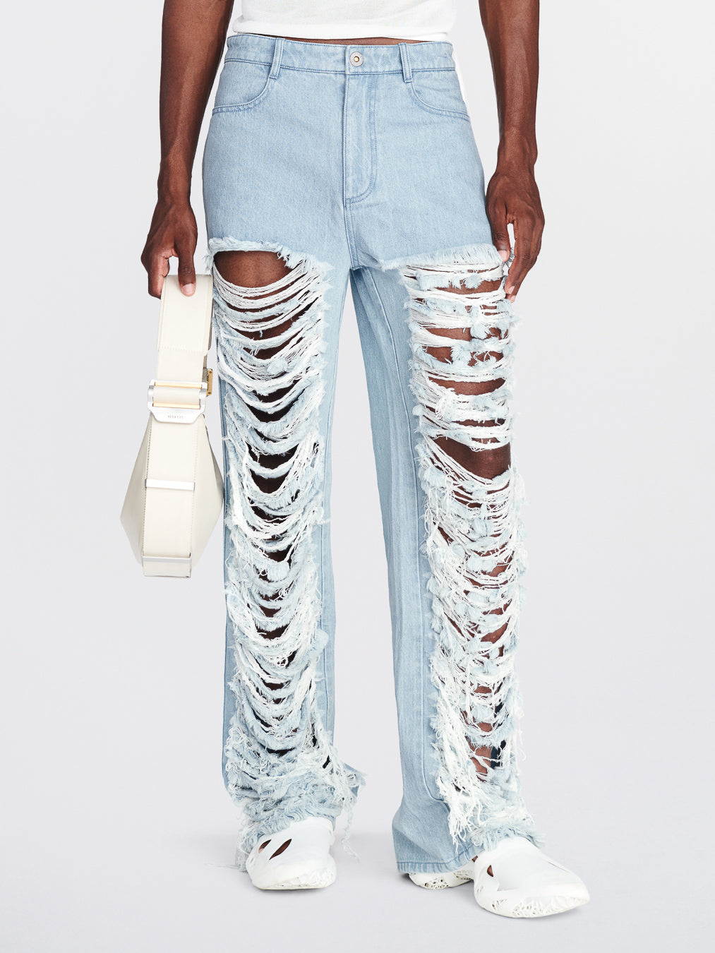 CLASSIC DENIM FRAYED PANTS