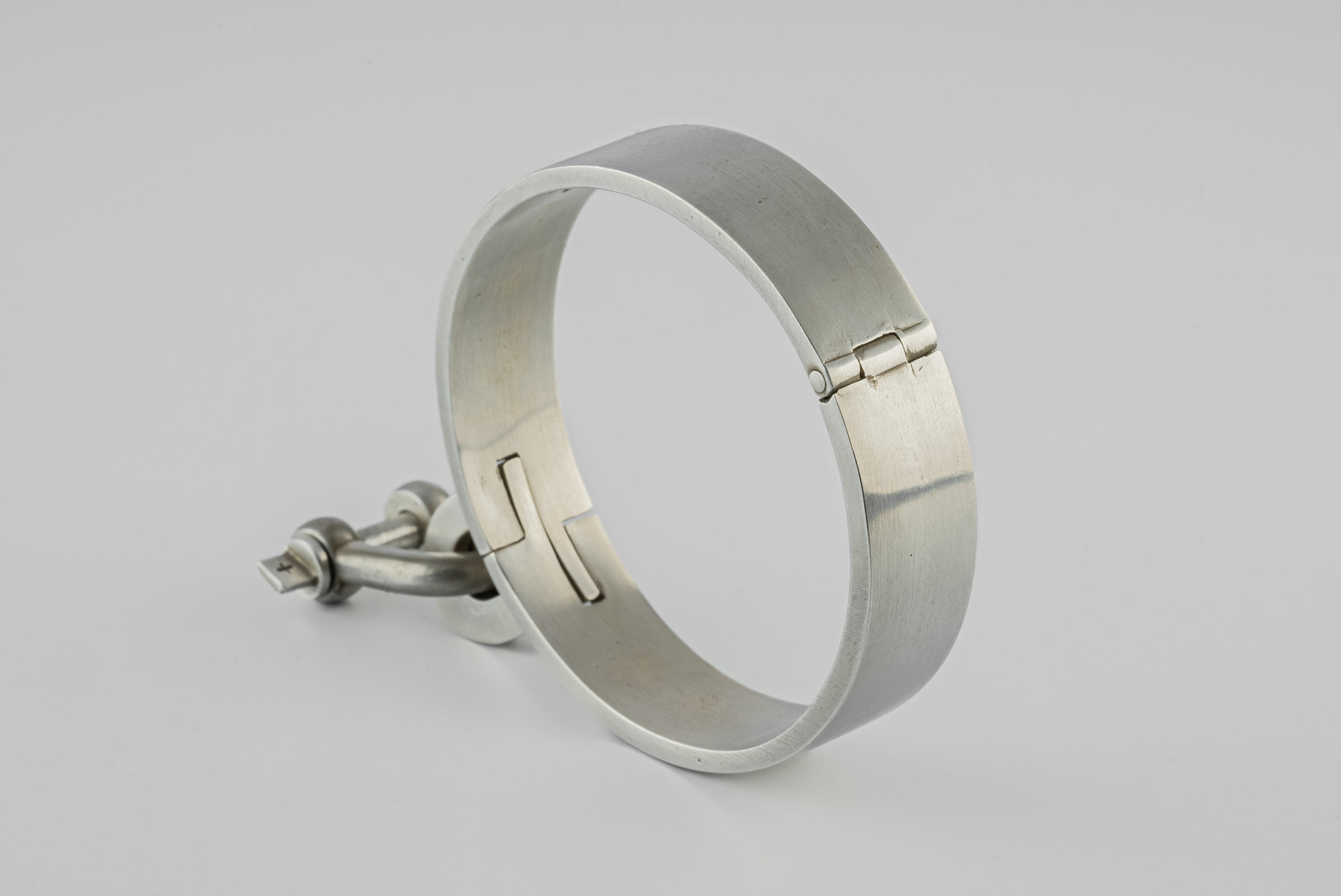 Restraint Cuff (Charm Version, 15mm, AS)