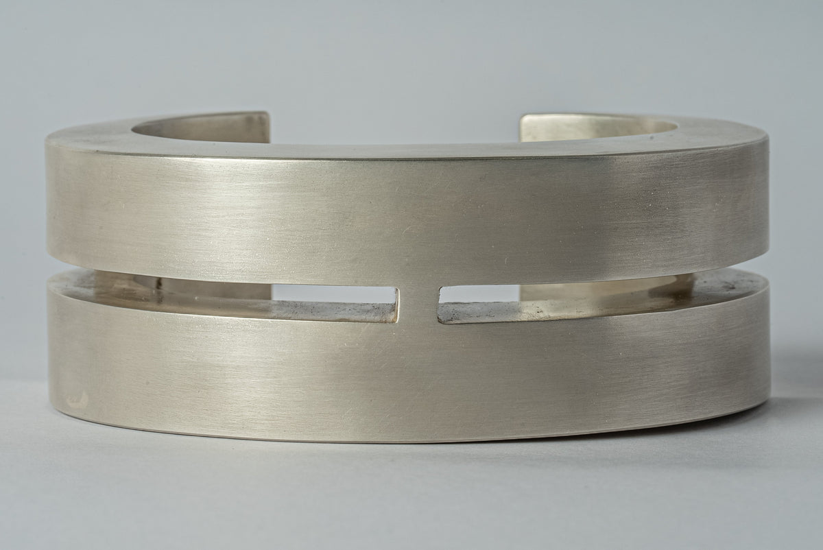 Crescent Crevice Bracelet (30mm, AS)