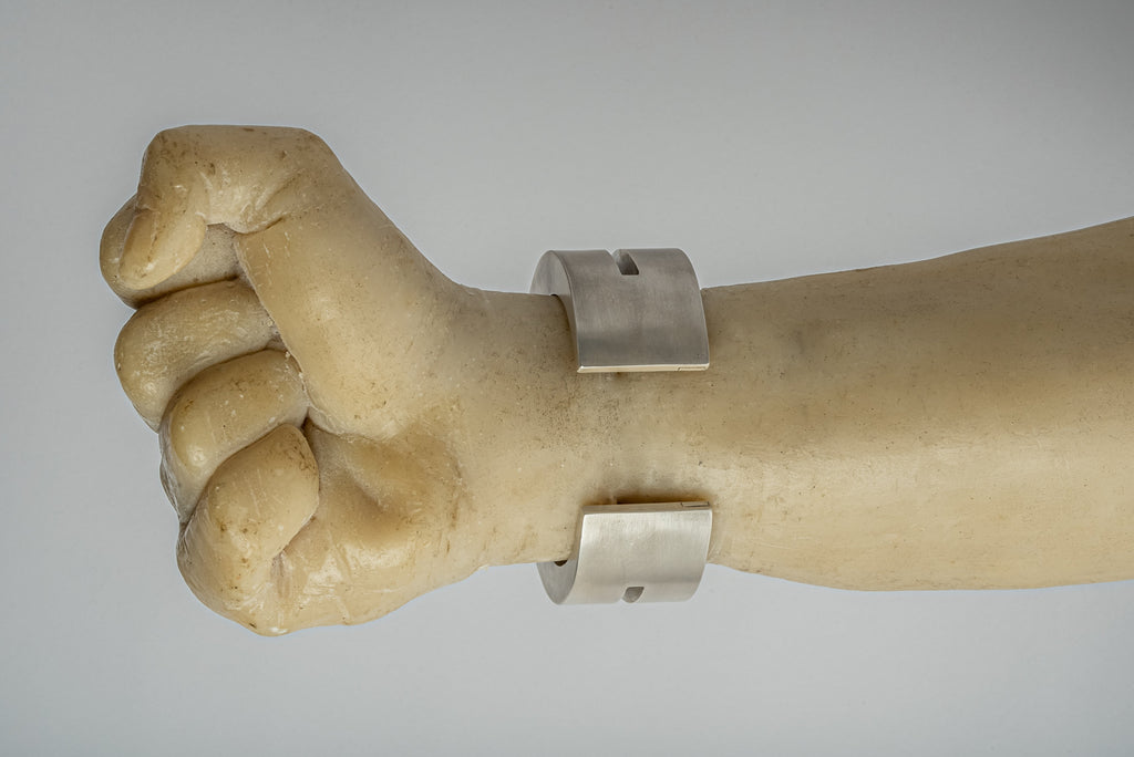 Crescent Crevice Bracelet (30mm, AS)