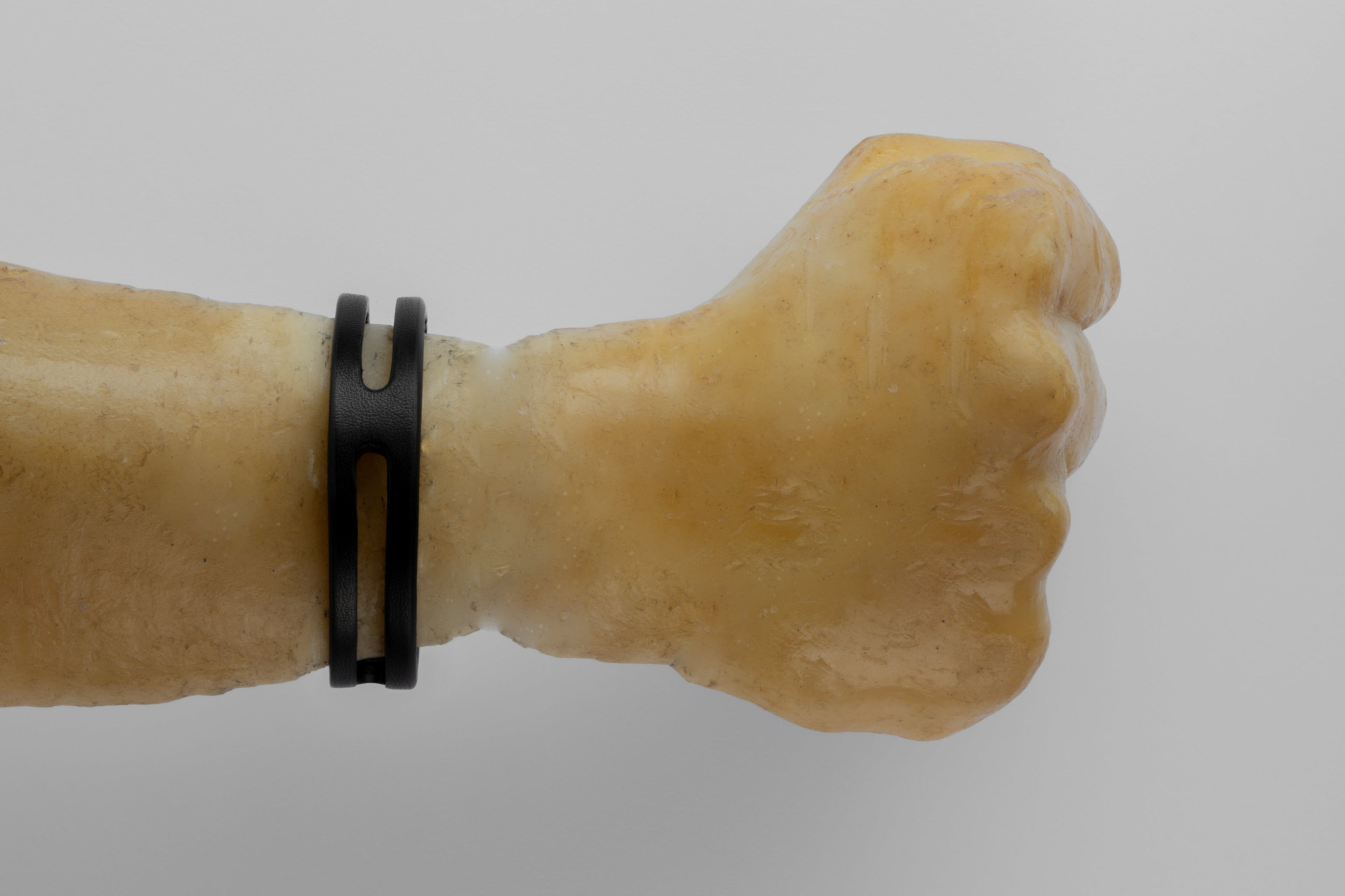 Punchout Restraint Bracelet (15mm, BLK+MA)