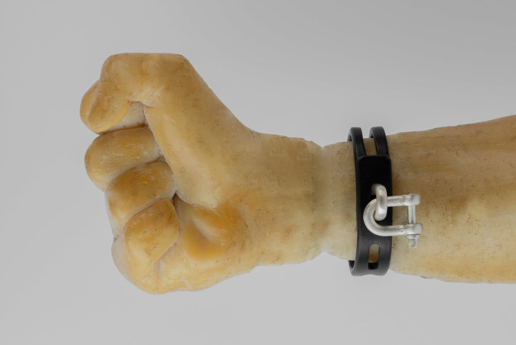 Punchout Restraint Bracelet (15mm, BLK+MA)