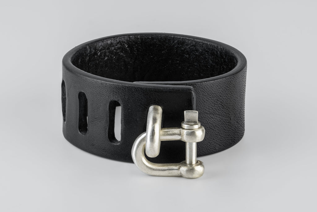 Restraint Charm Bracelet (30mm, MA+BLK)