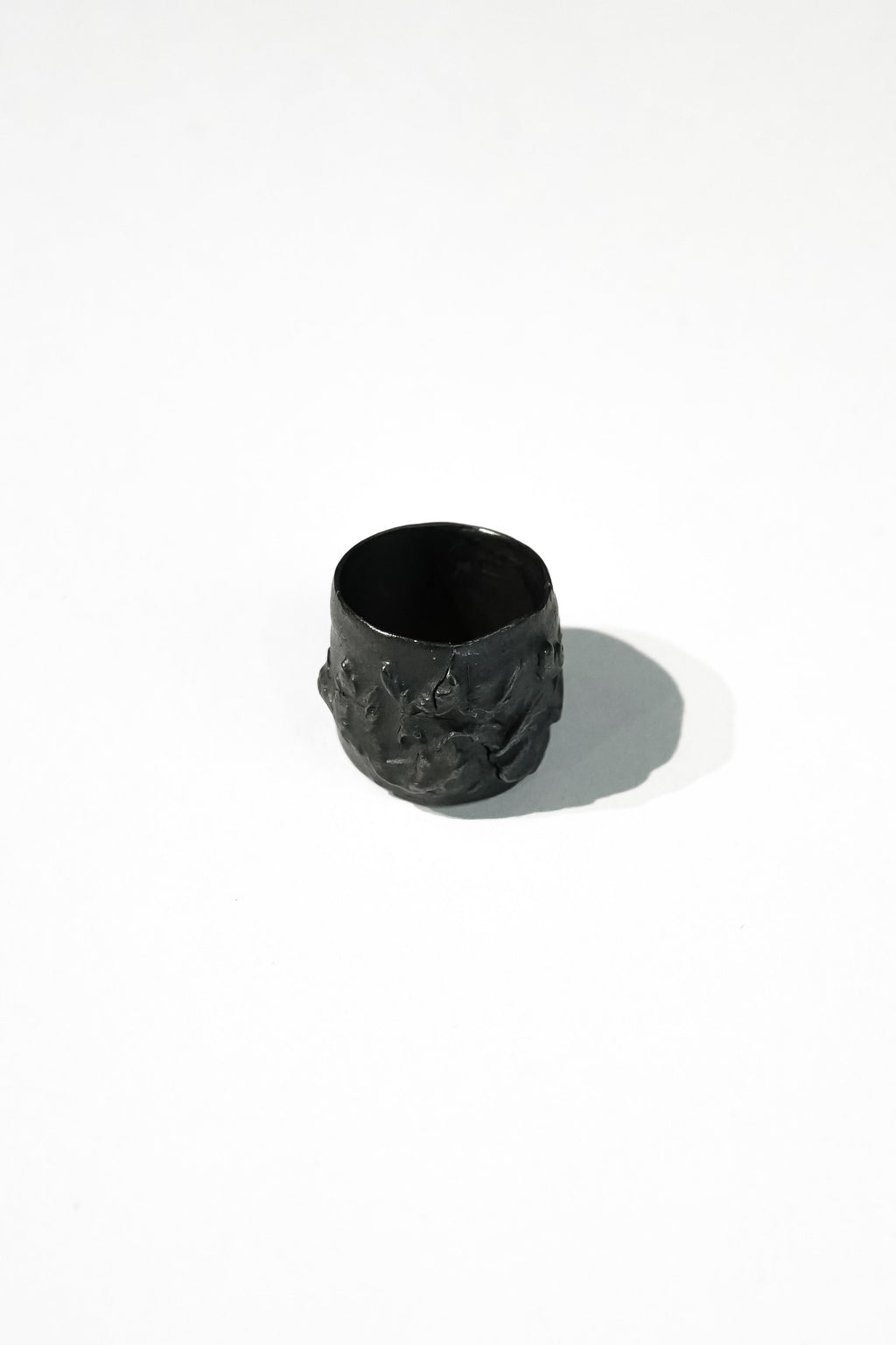 Black Leaf Ring (Medium)