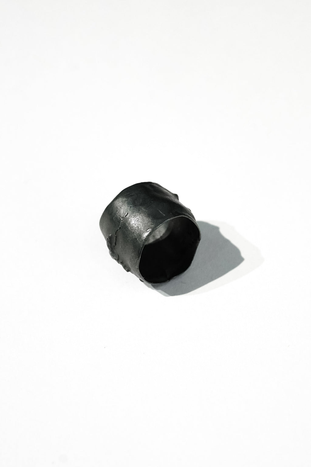 Black Leaf Ring (Medium)