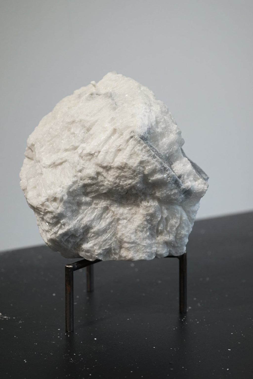 MEDIUM CHARCOAL CANDLE