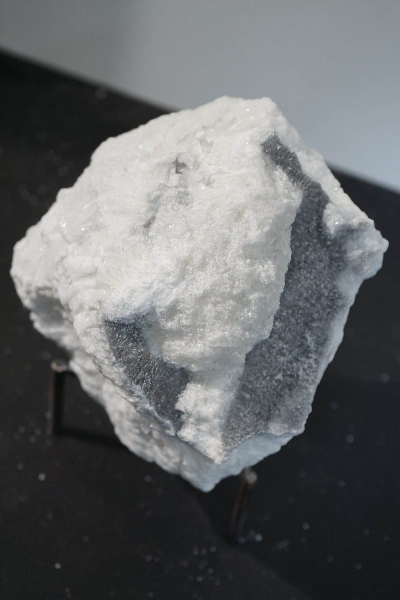 MEDIUM CHARCOAL CANDLE