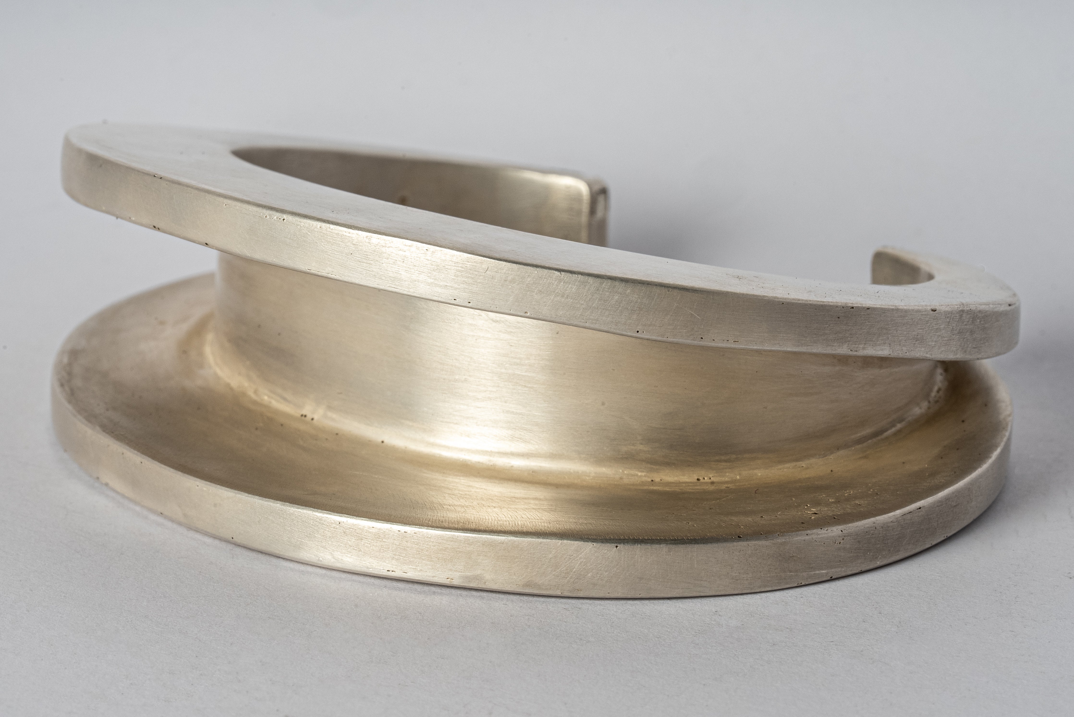 Labstore PARTS OF FOUR - Crescent Channel Bracelet (Radiant Expansion, 10-27mm ...