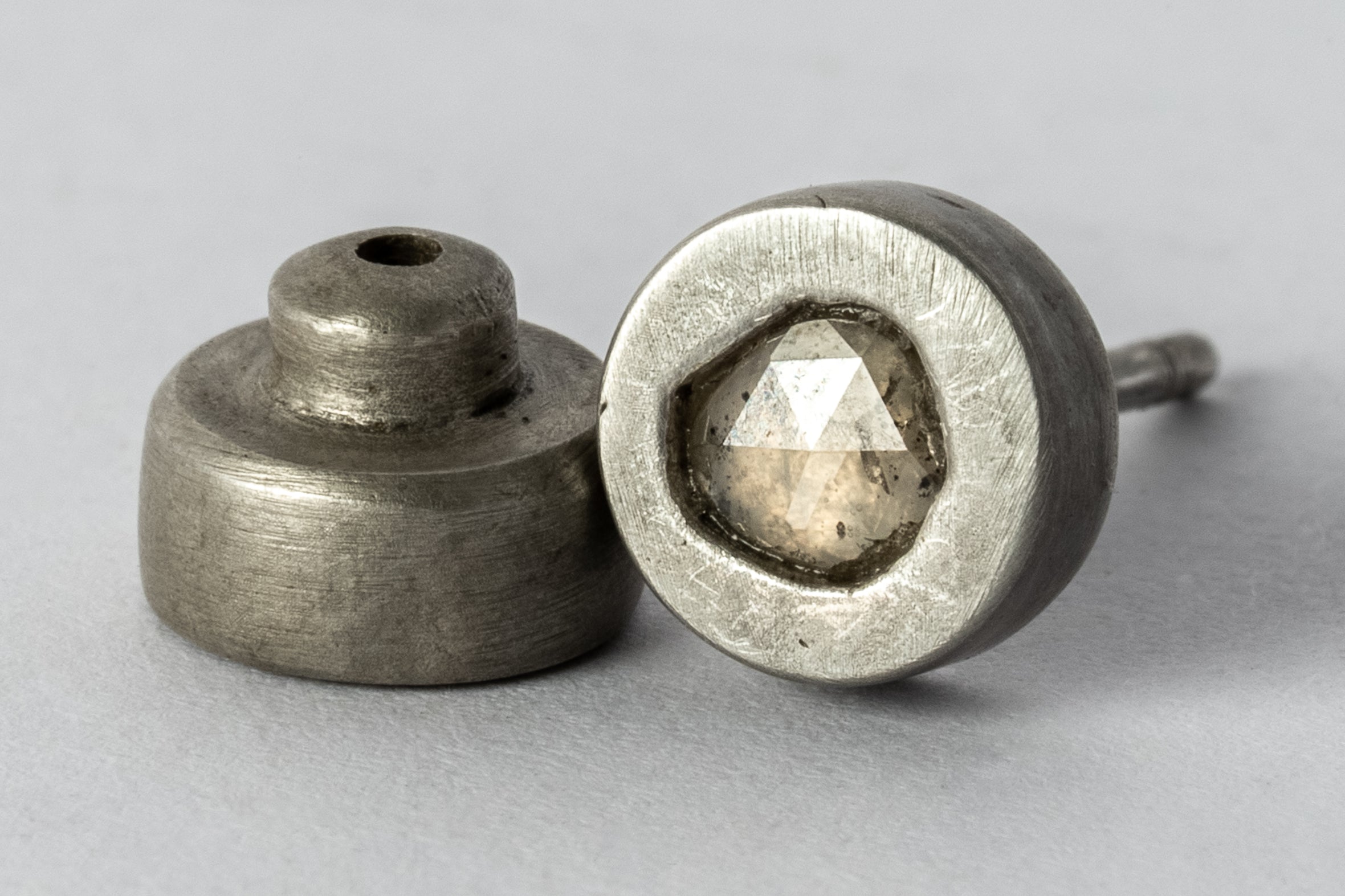 Stud Earring (0.2 CT, Tiny Faceted Diamond Slab, DA+FCDIA)