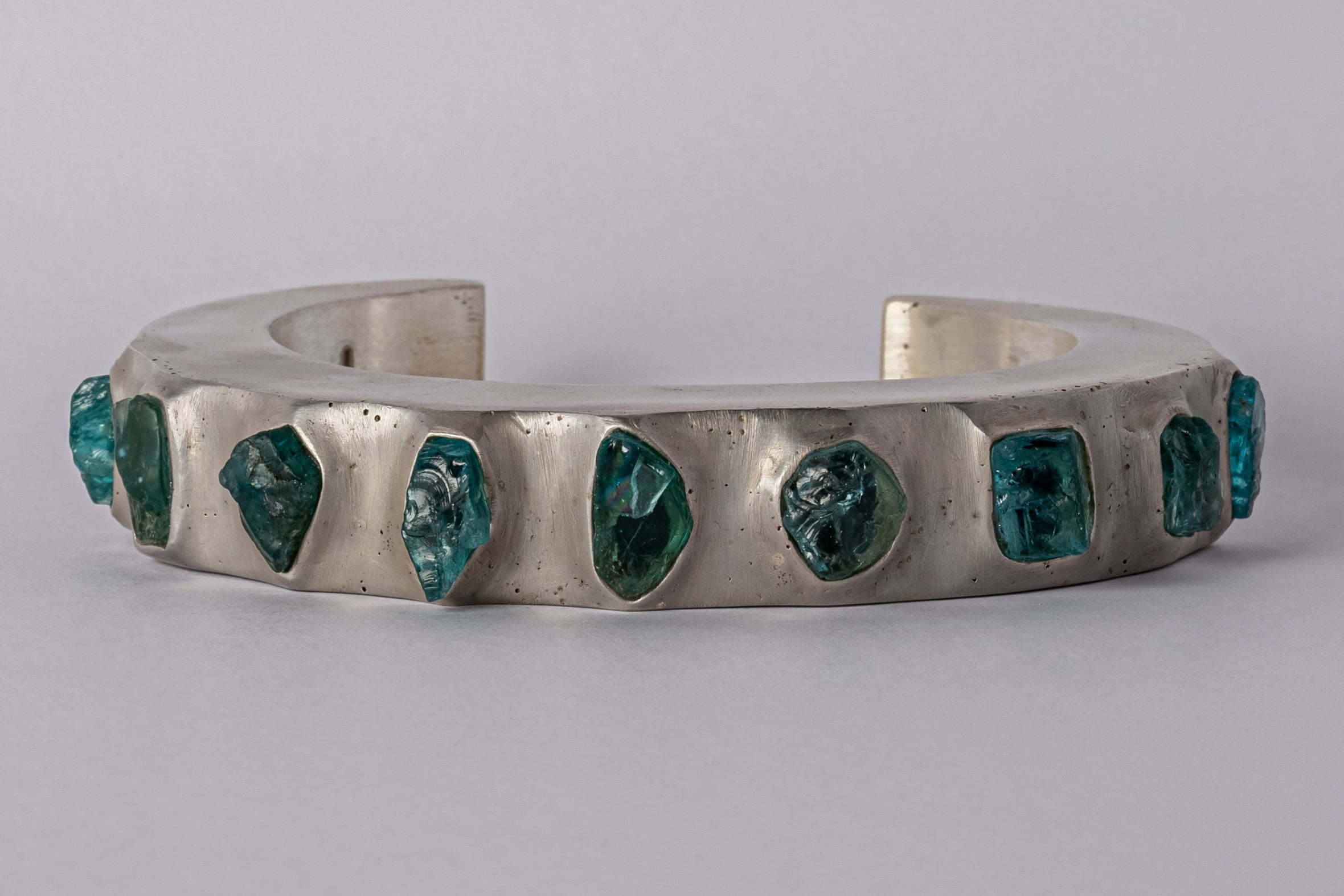 Crescent Bracelet (Terrestrial Surfaced, Neon Apatite, 15mm)
