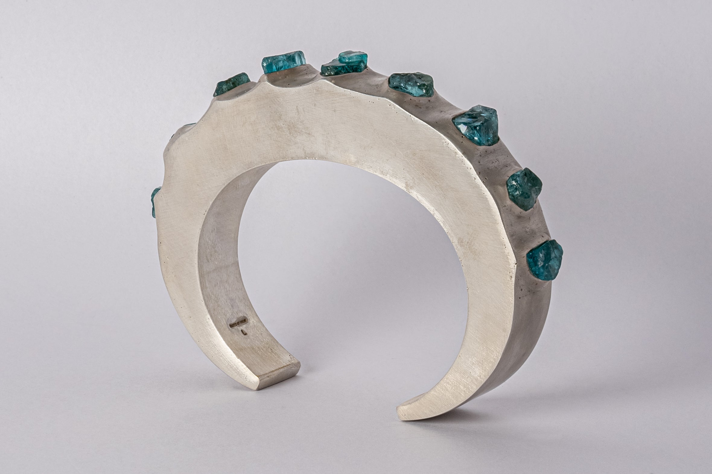 Crescent Bracelet (Terrestrial Surfaced, Neon Apatite, 15mm)