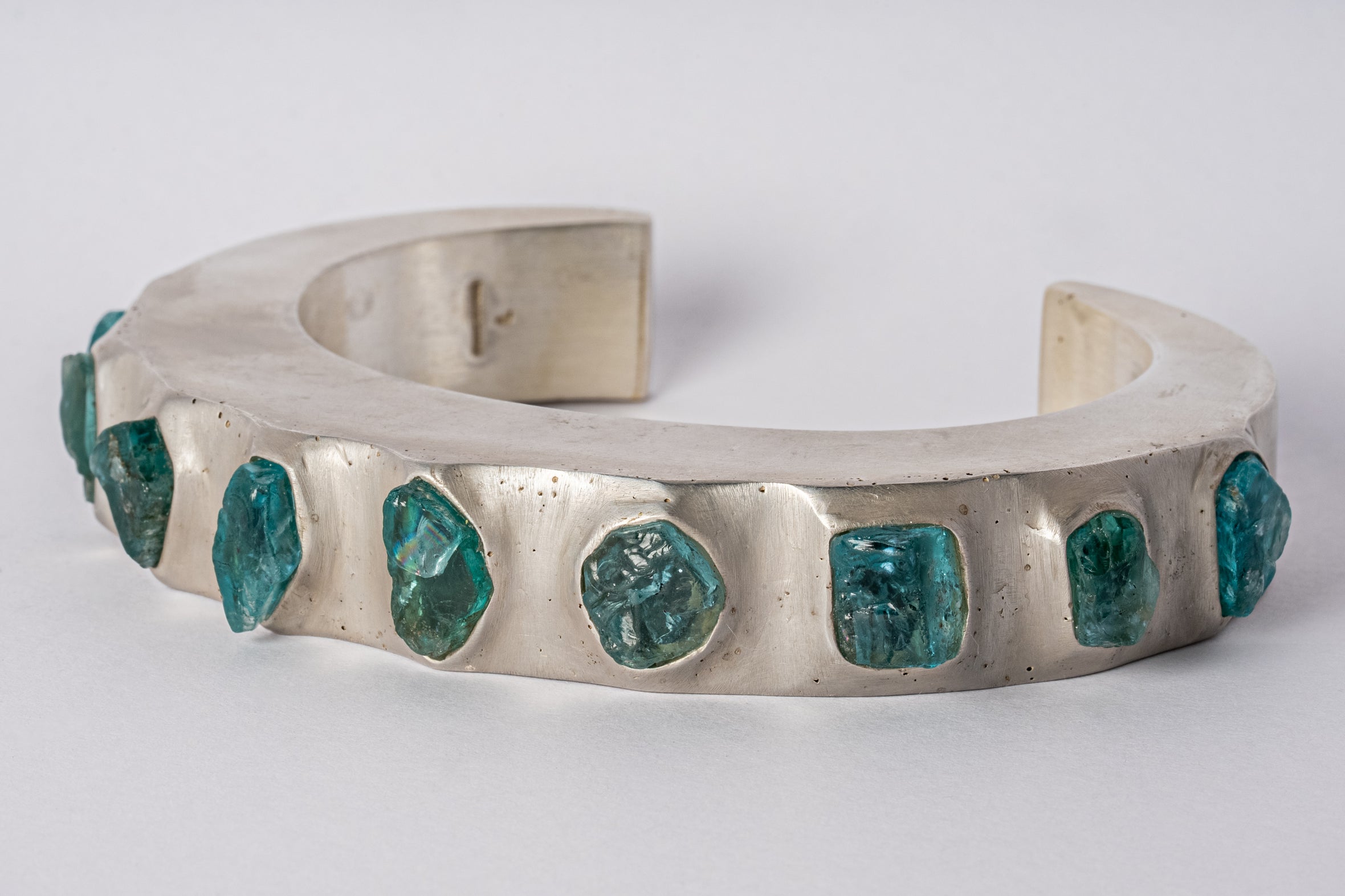 Crescent Bracelet (Terrestrial Surfaced, Neon Apatite, 15mm)