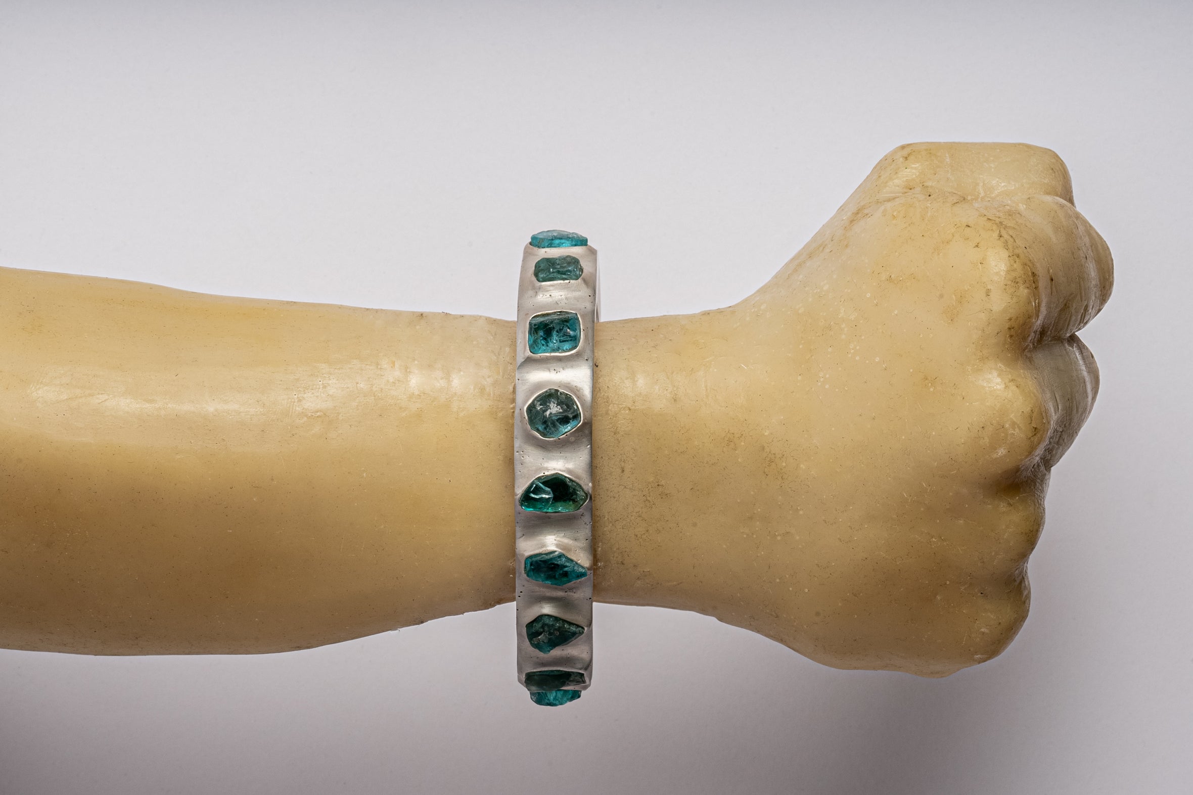 Crescent Bracelet (Terrestrial Surfaced, Neon Apatite, 15mm)