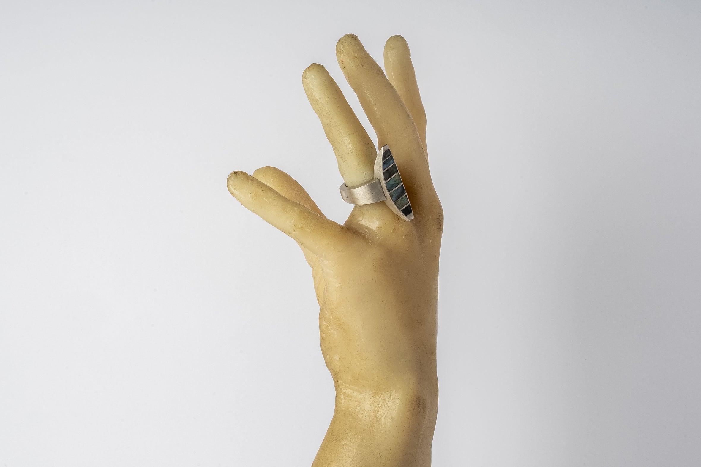 Crescent Ring (Radiant Expansion, Hathor Inlay, DA+LAB)