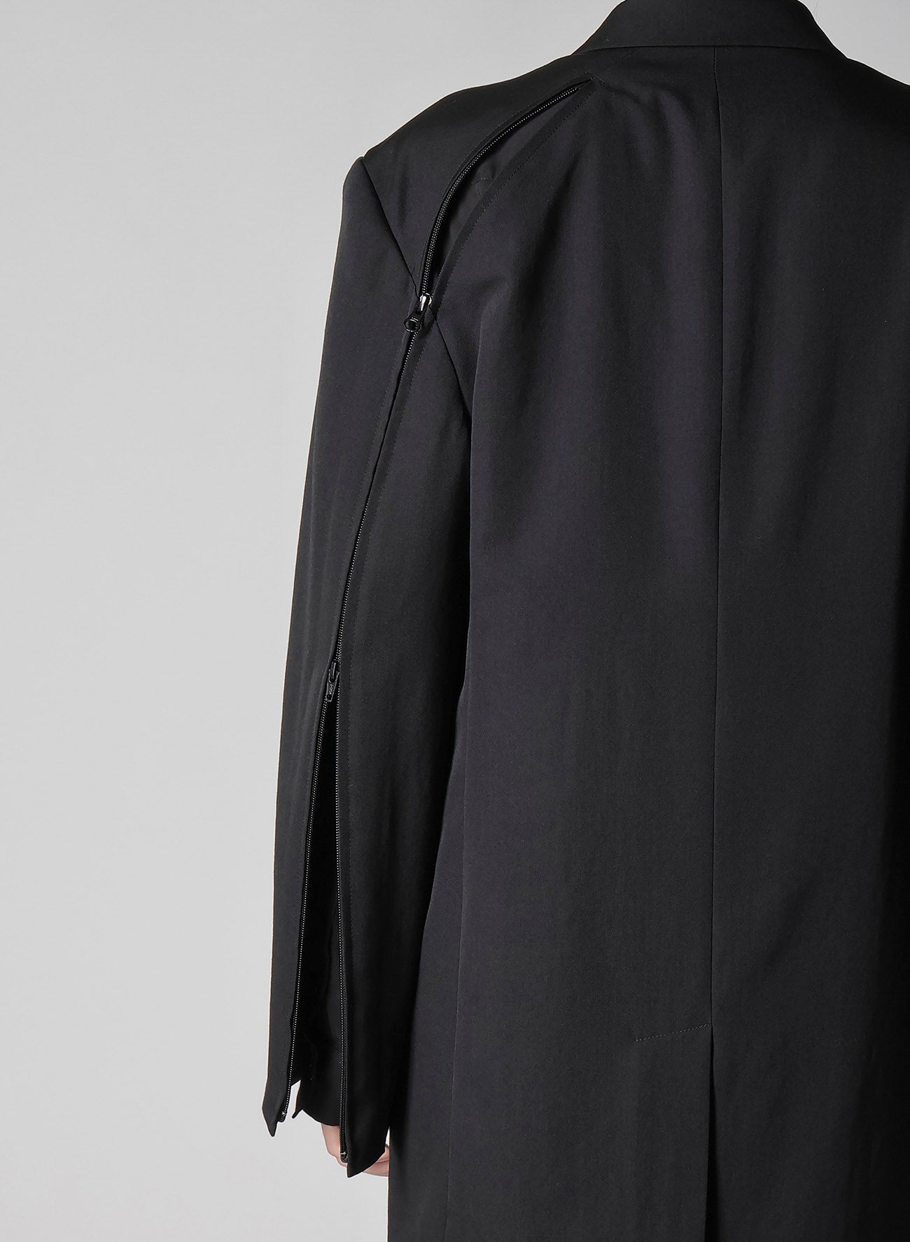 ZIP DETAIL PANELED JACKET BLACK