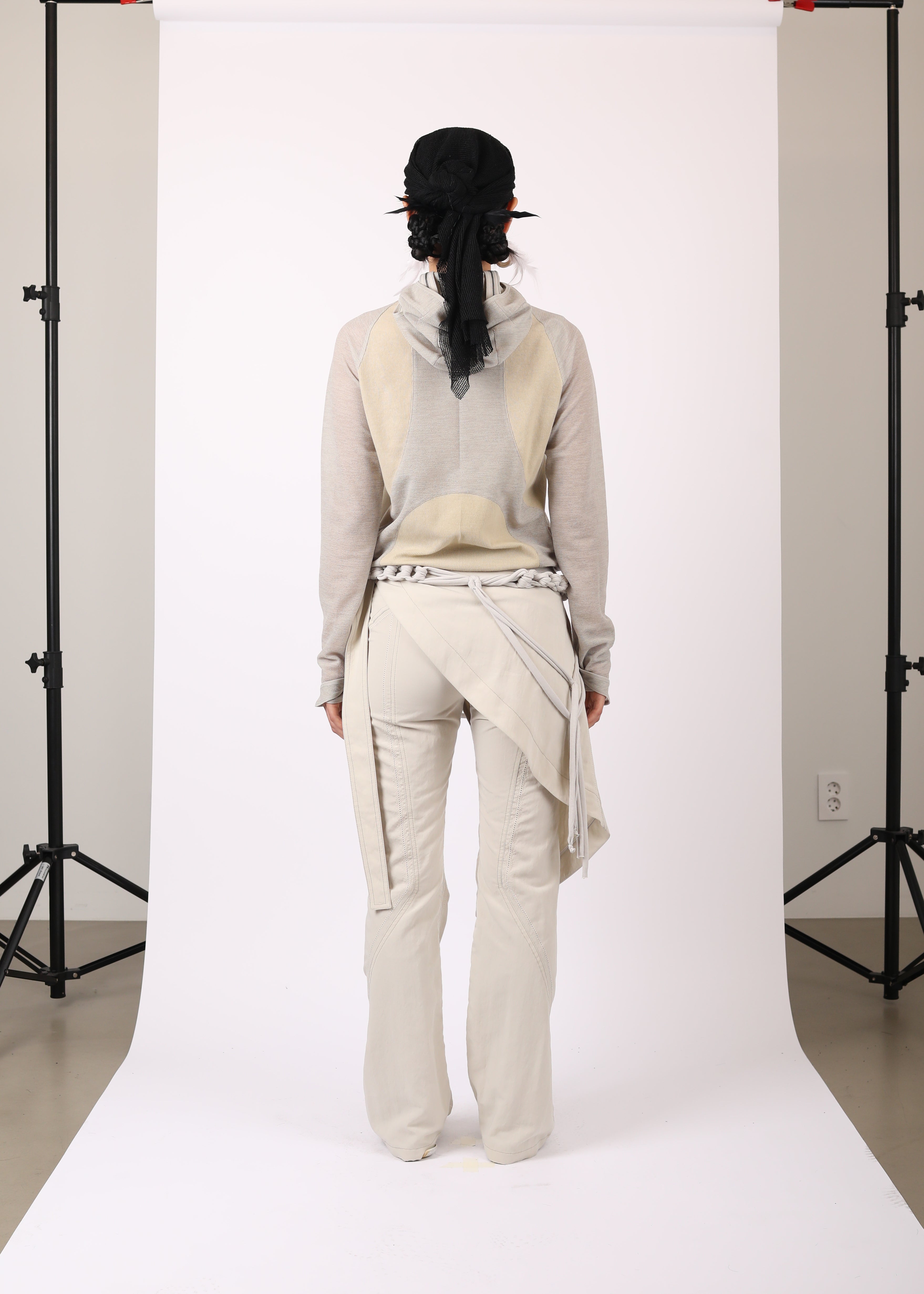 SLASHED ZIP HOODIE BEIGE