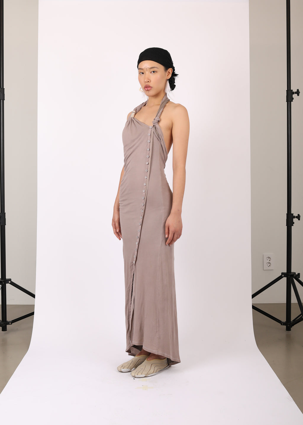 KNOTTED HALTER DRESS BEIGE
