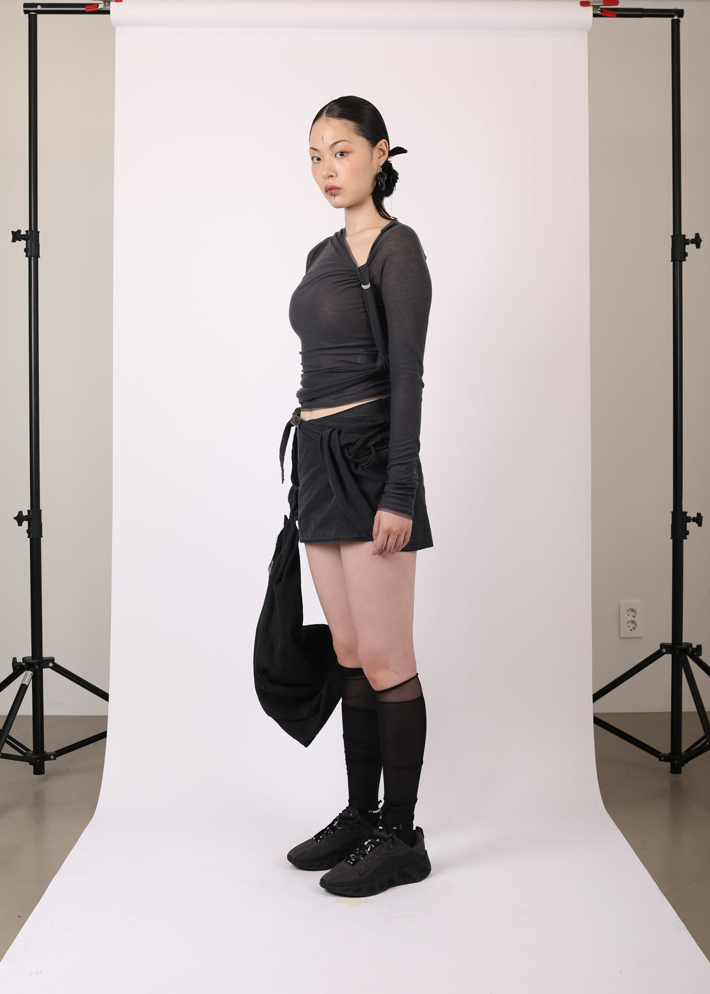 HOODED KNOT L/S CHARCOAL