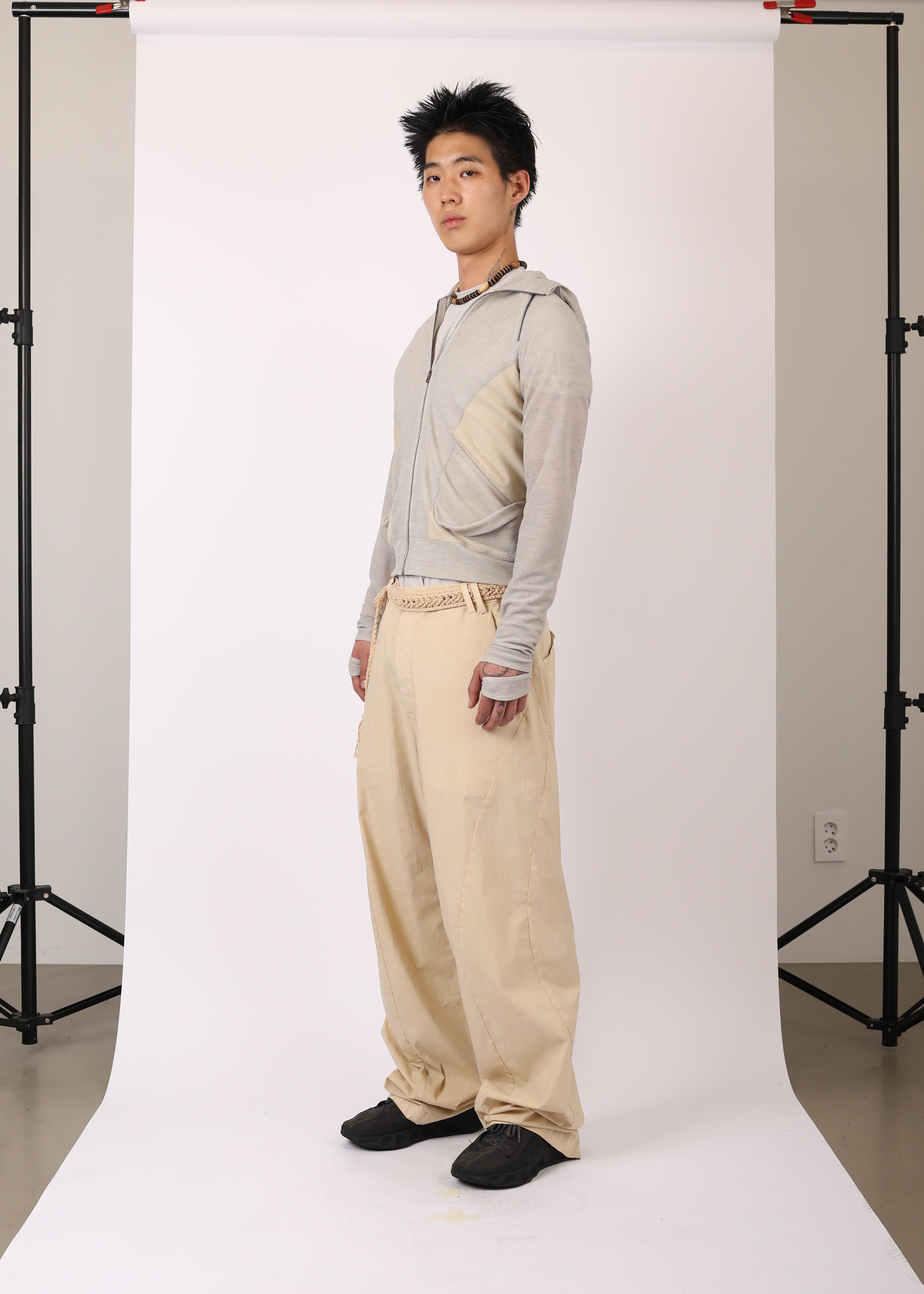 SLASHED ZIP HOODIE BEIGE