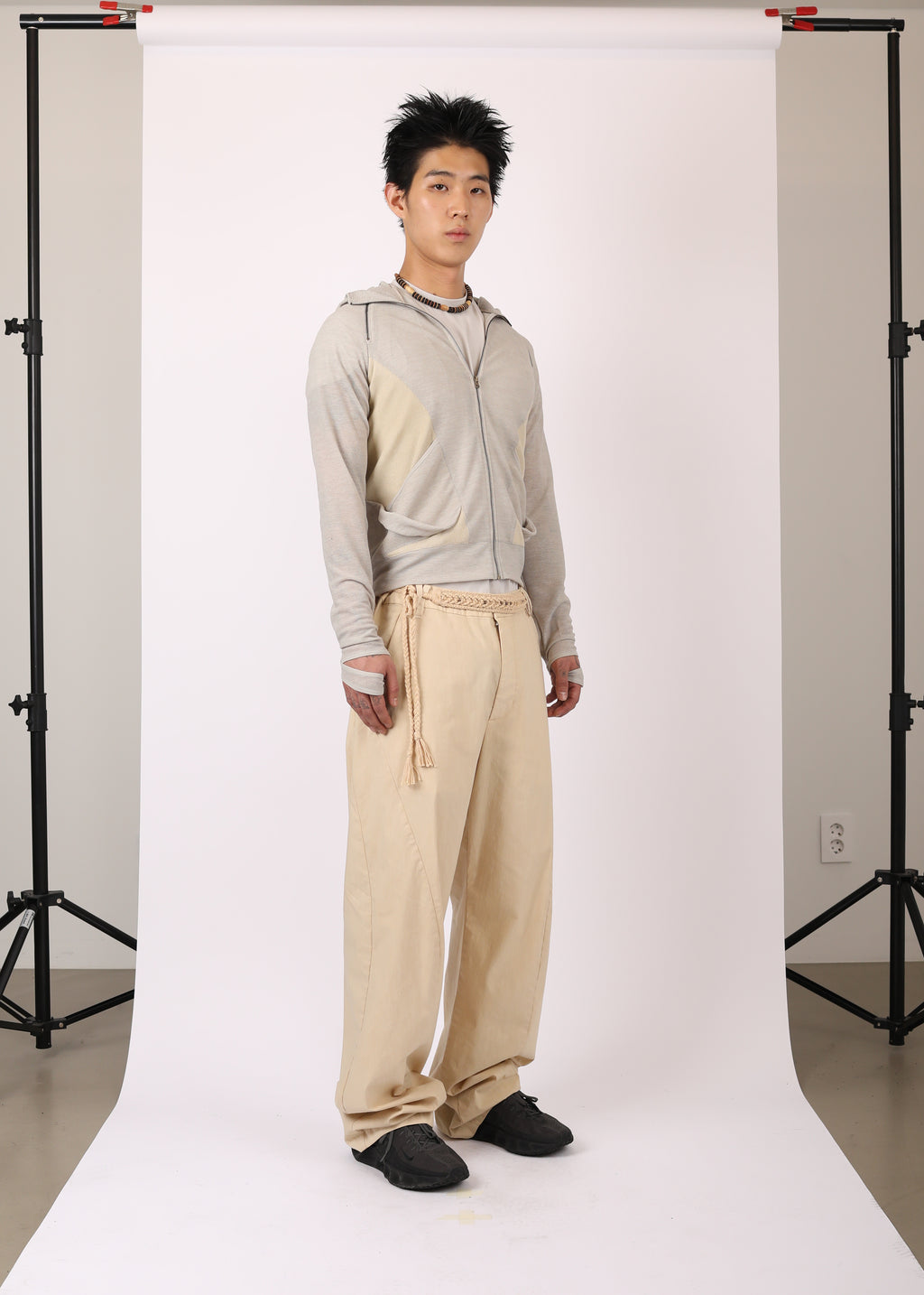 SLASHED ZIP HOODIE BEIGE