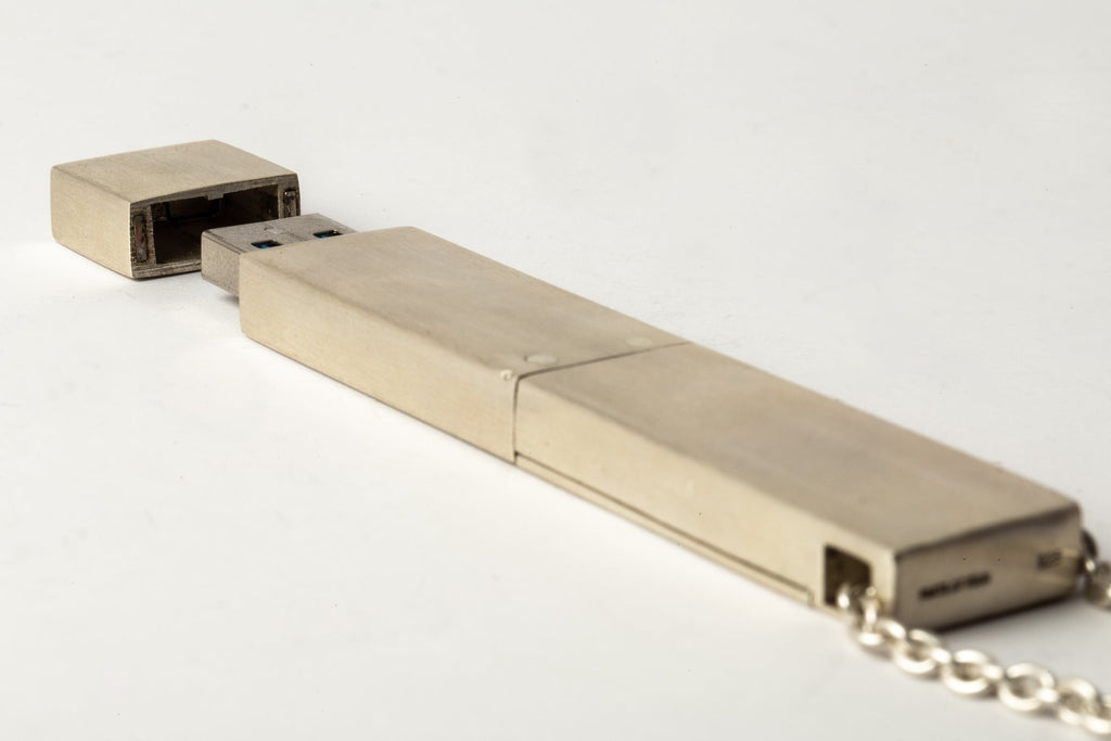 USB Necklace v5 (Long, 128GB, USB 3.0, MA)