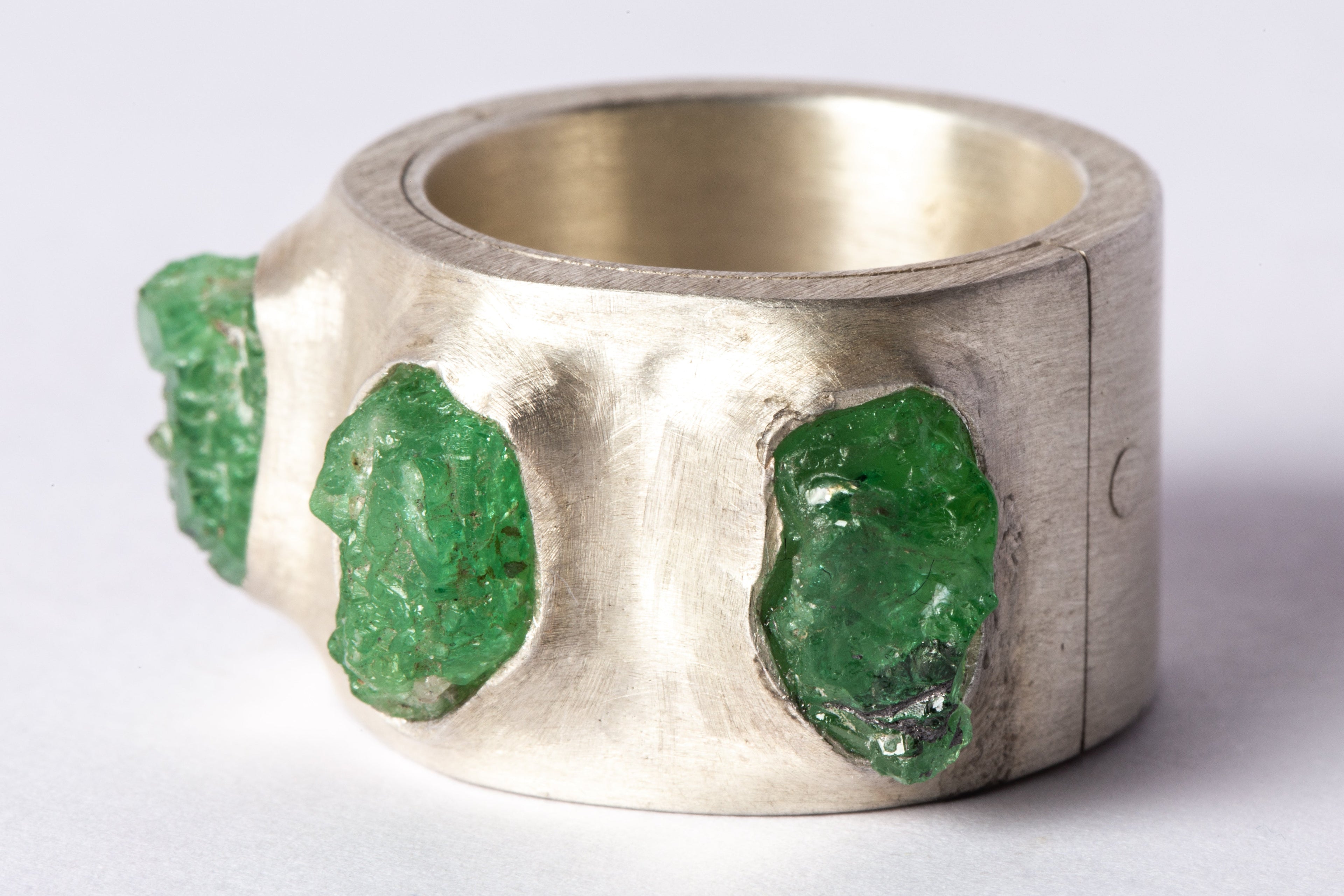 Sistema Ring (Terrestrial Surfaced, 3 Green Garnets)