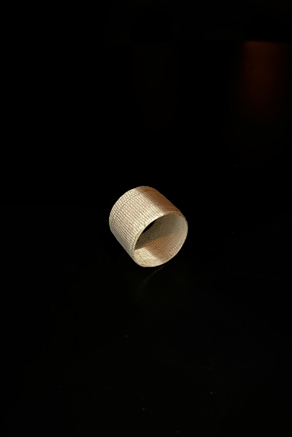 VTGR03 WHITE BANDAGE RING