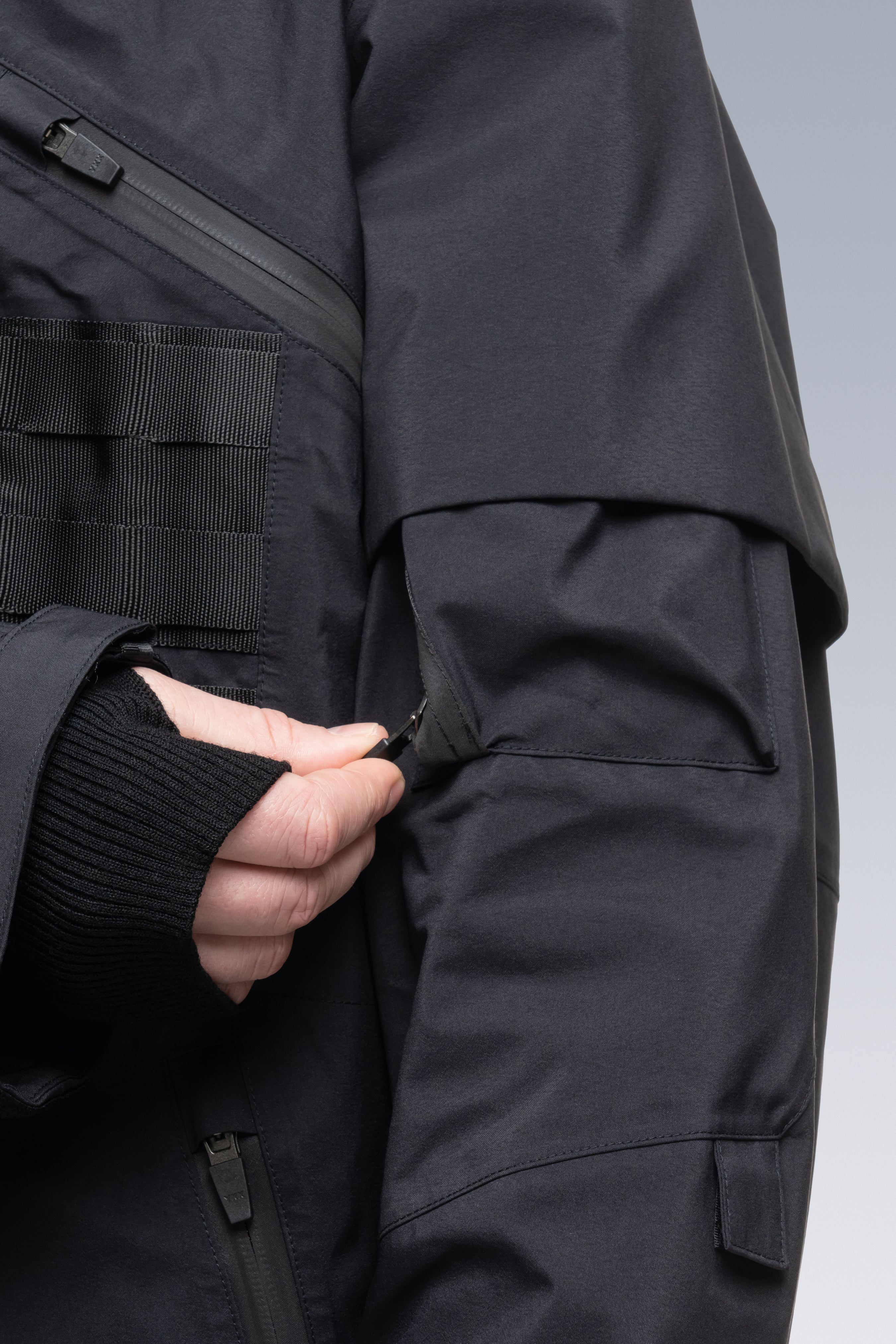 J1WTS-GT 3L Gore-Tex Pro Interops Jacket - Black