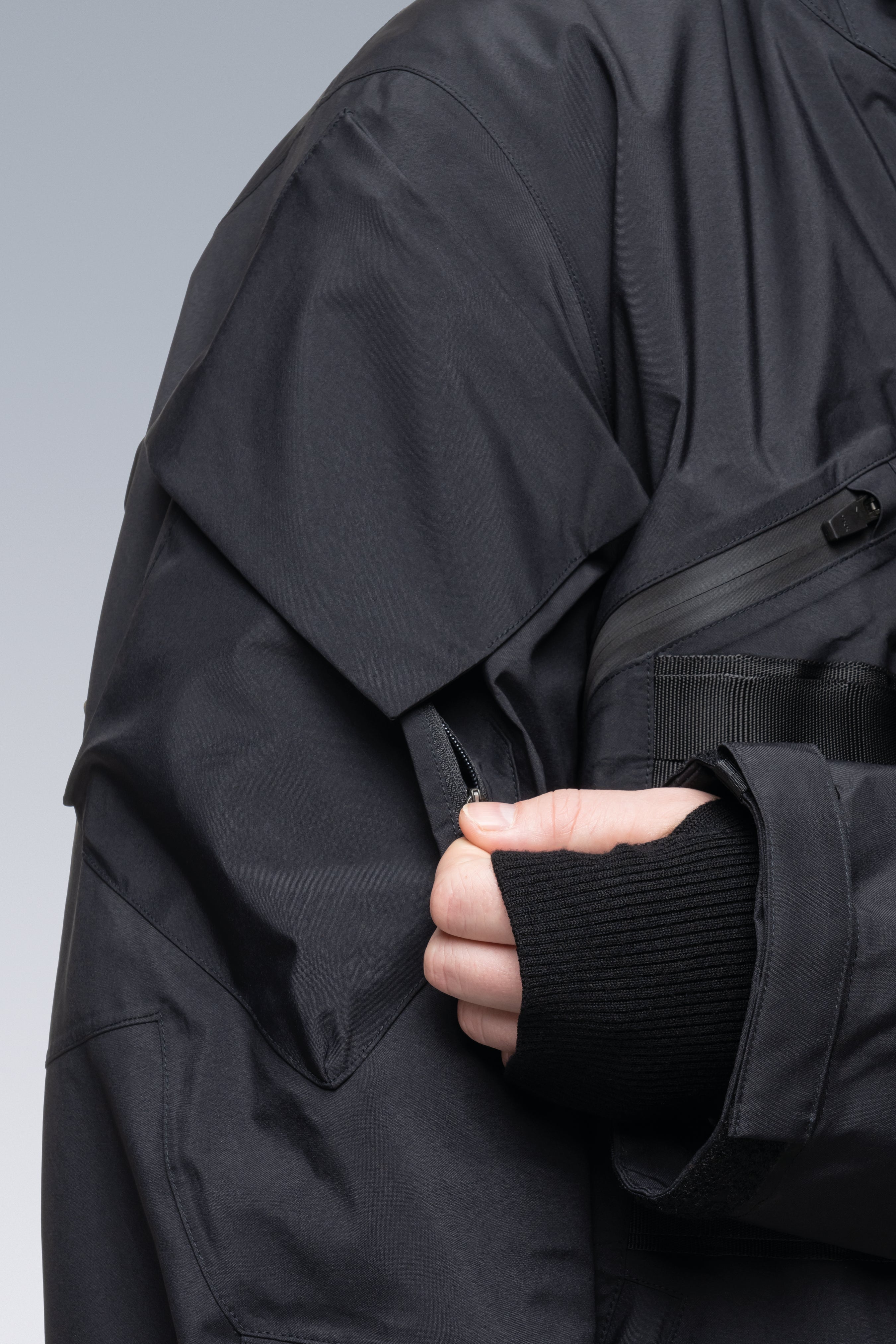 J1WTS-GT 3L Gore-Tex Pro Interops Jacket - Black