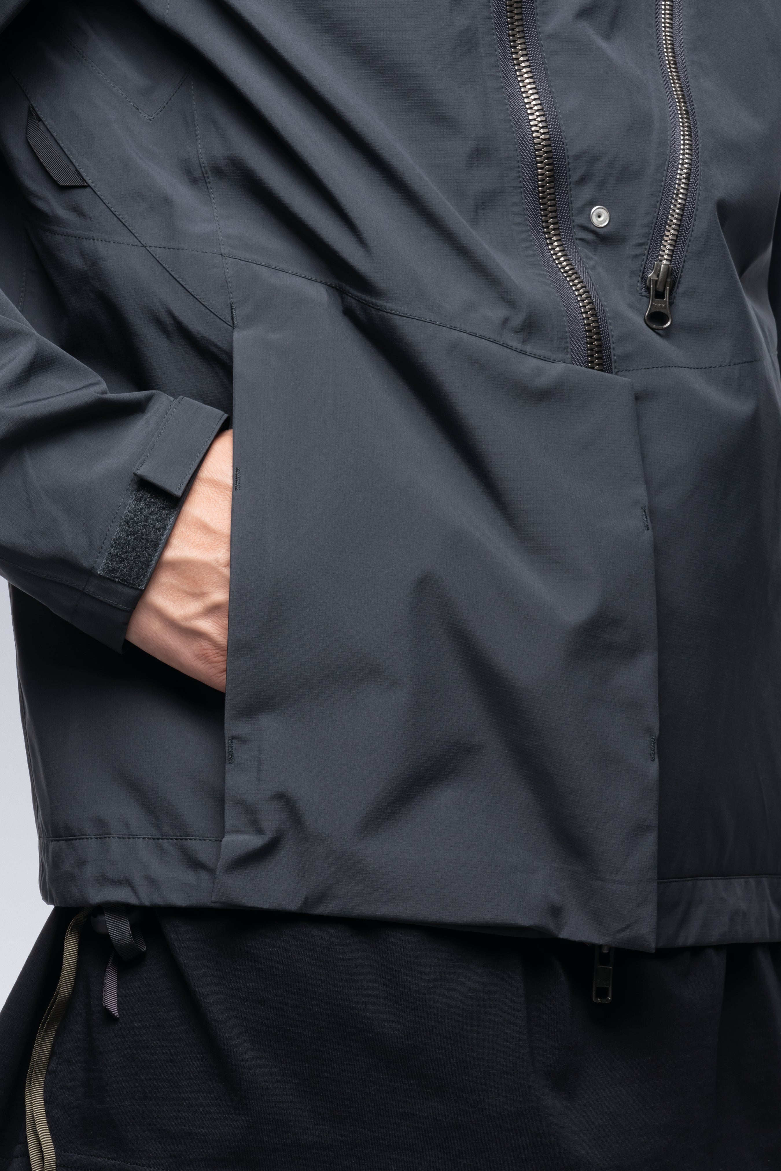 J68-GT 3L Gore-Tex® Pro Rider Jacket - Alpha Green