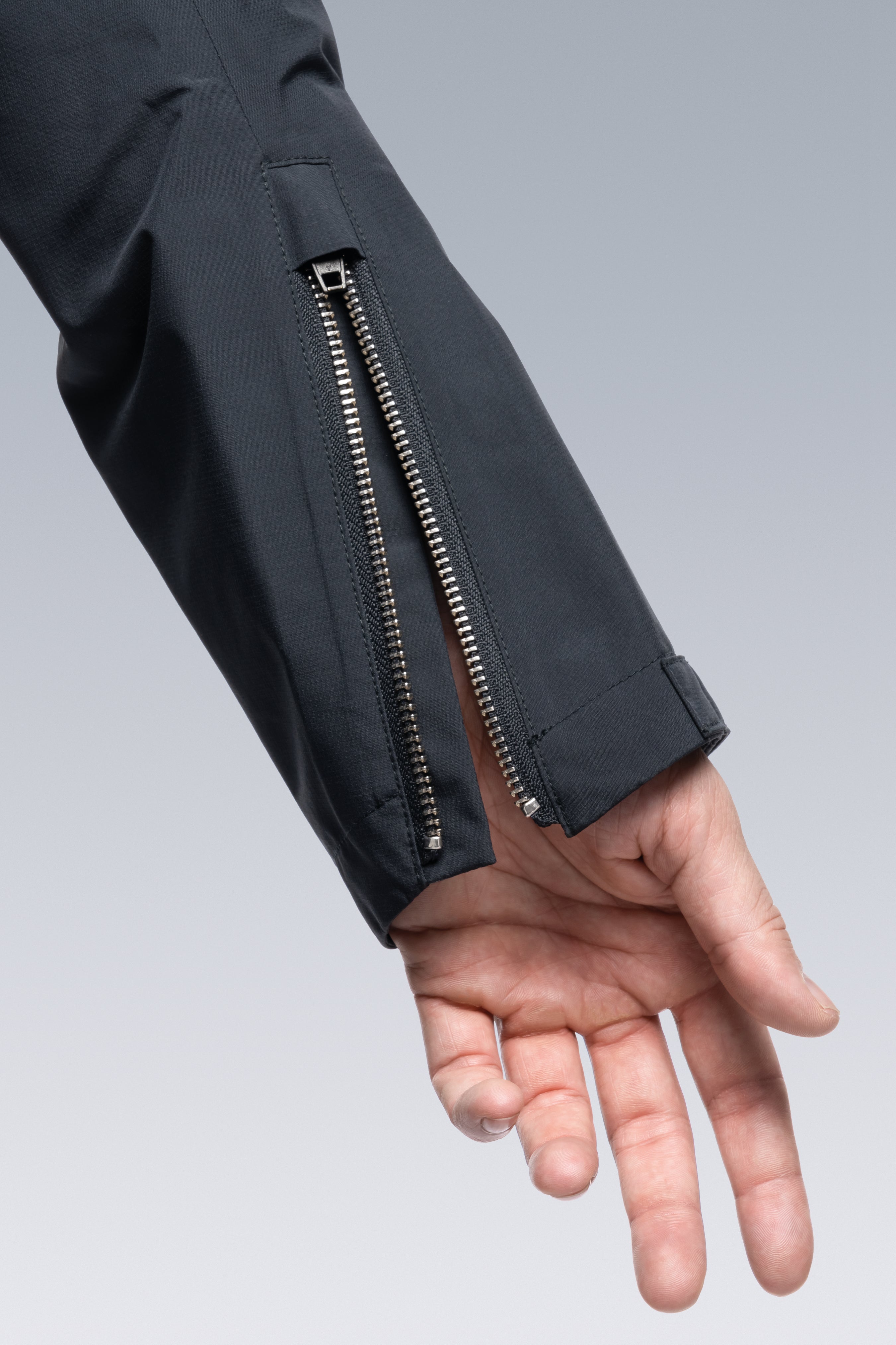 J68-GT 3L Gore-Tex® Pro Rider Jacket - Alpha Green