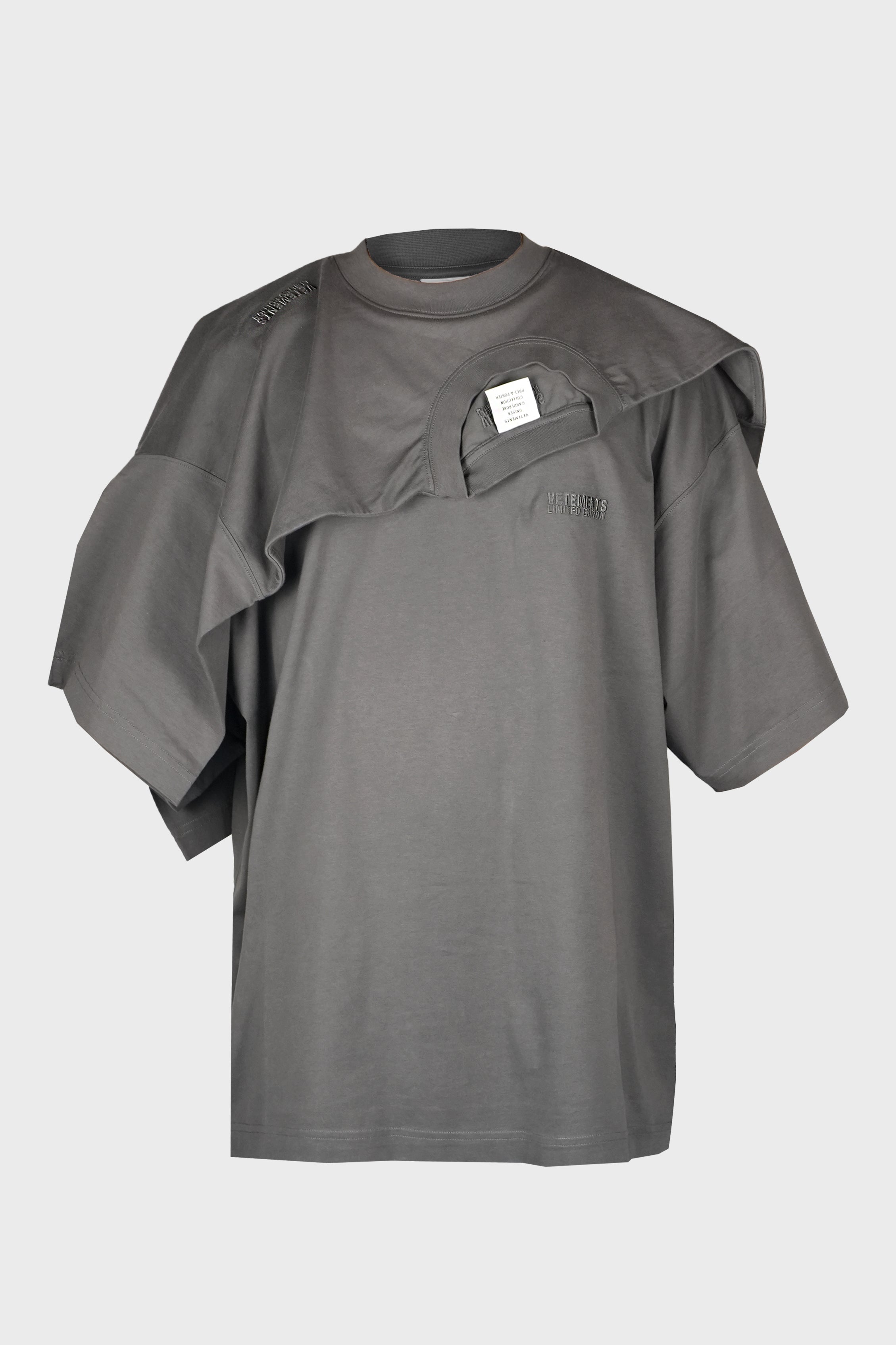 DOUBLE LAYERED T-SHIRT MAGNET