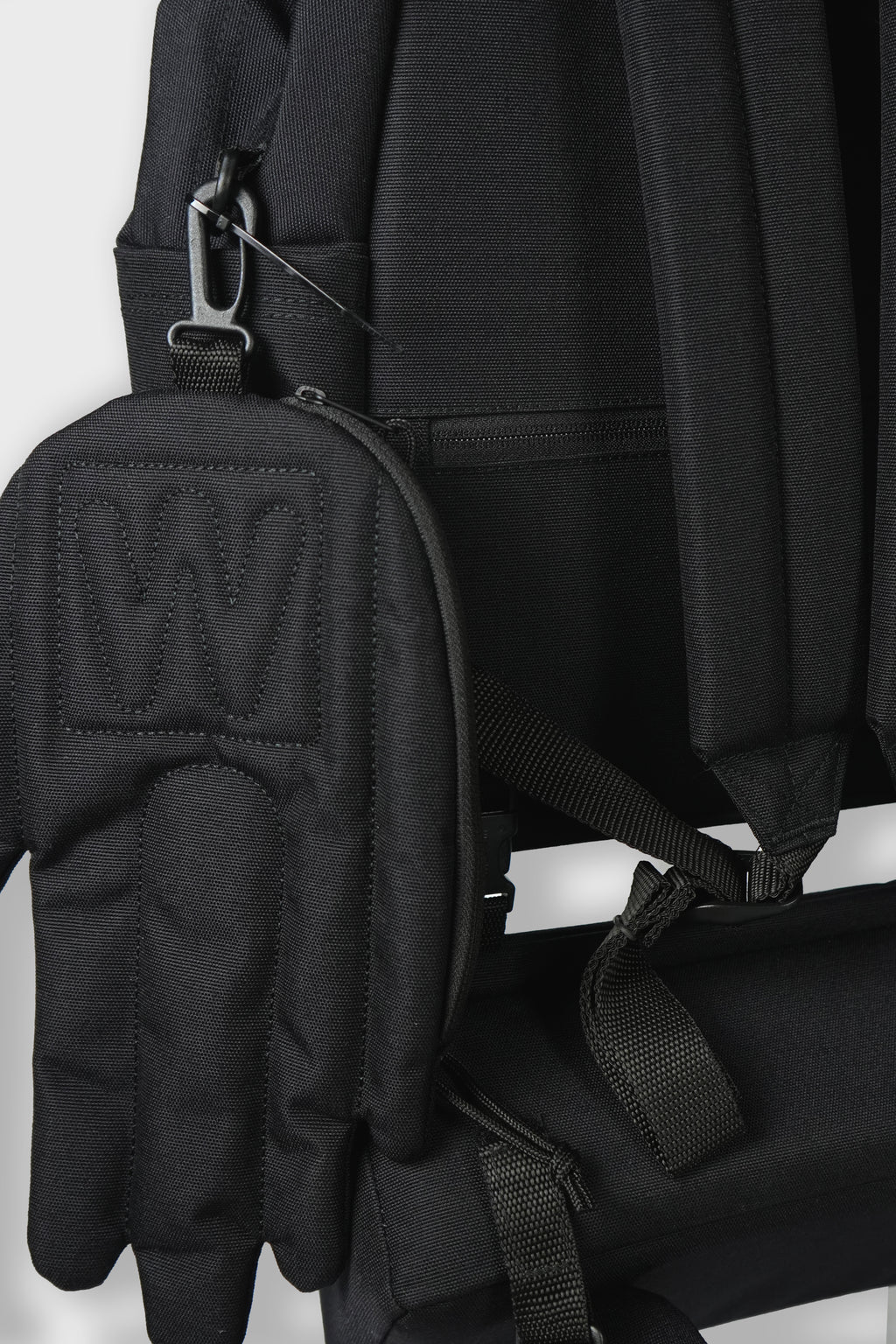 × EAST PAK MONSTER BACKPACK EXTENDED BLACK