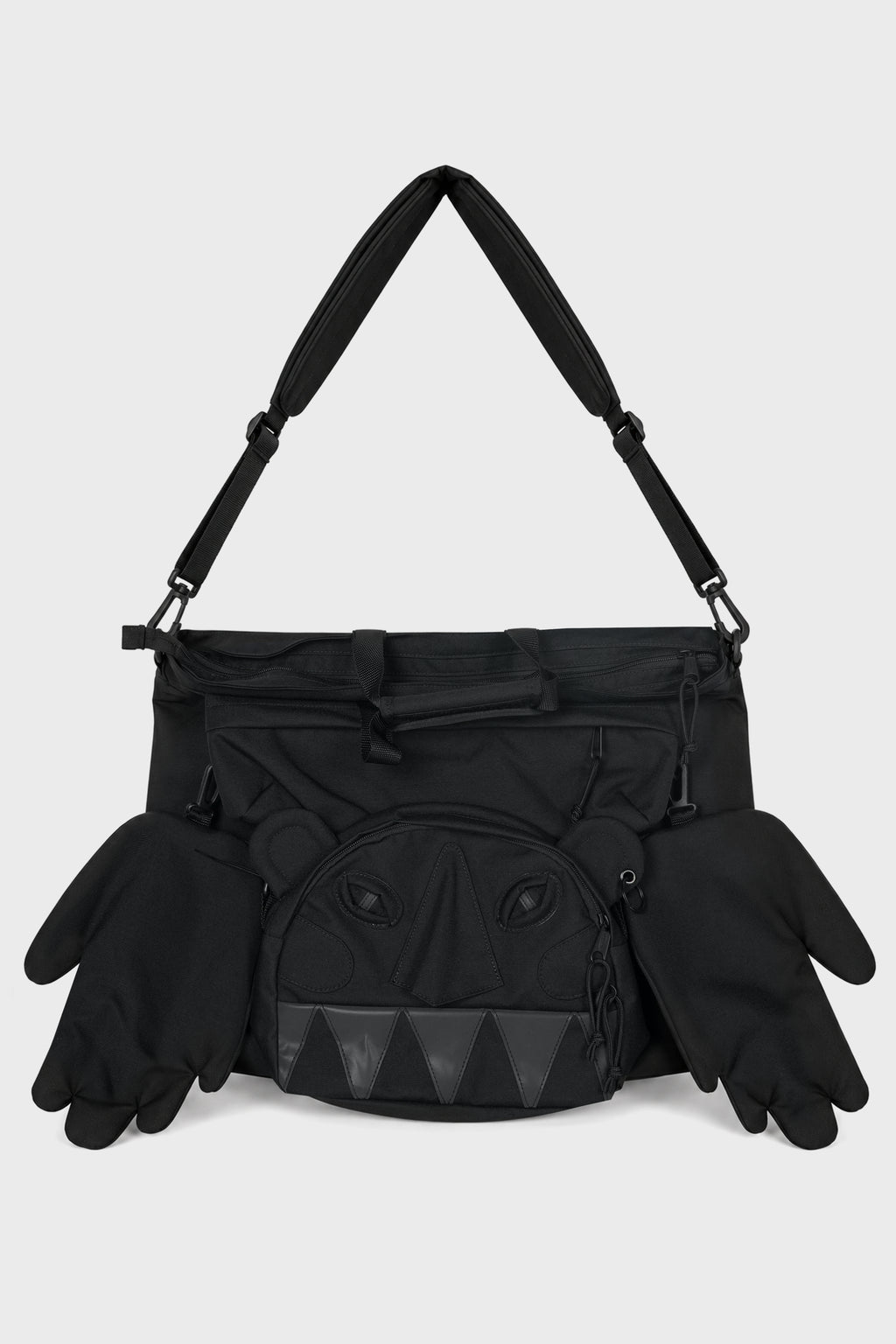 × EAST PAK MONSTER CARRY BAG BLACK
