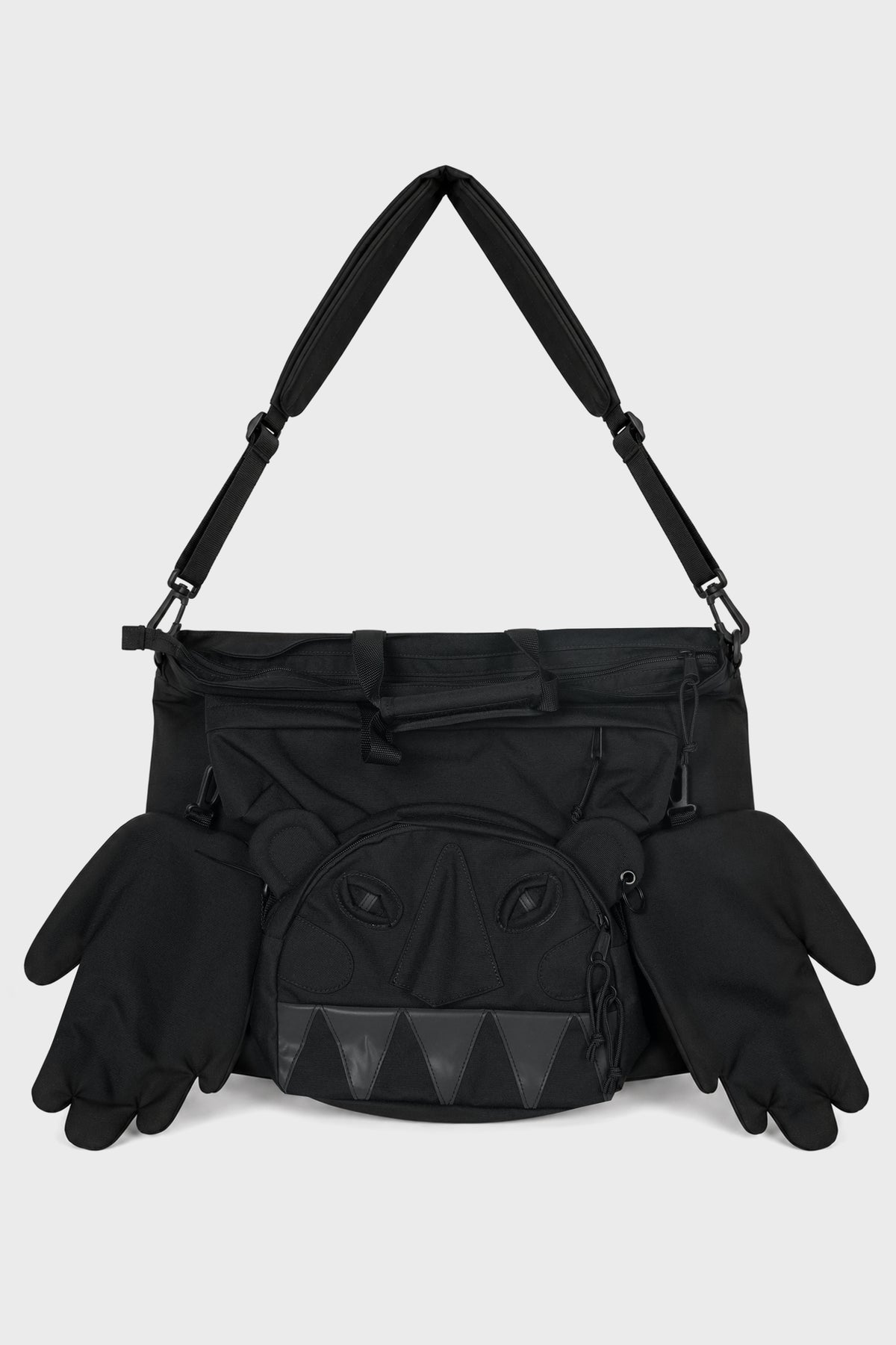 × EAST PAK MONSTER CARRY BAG BLACK